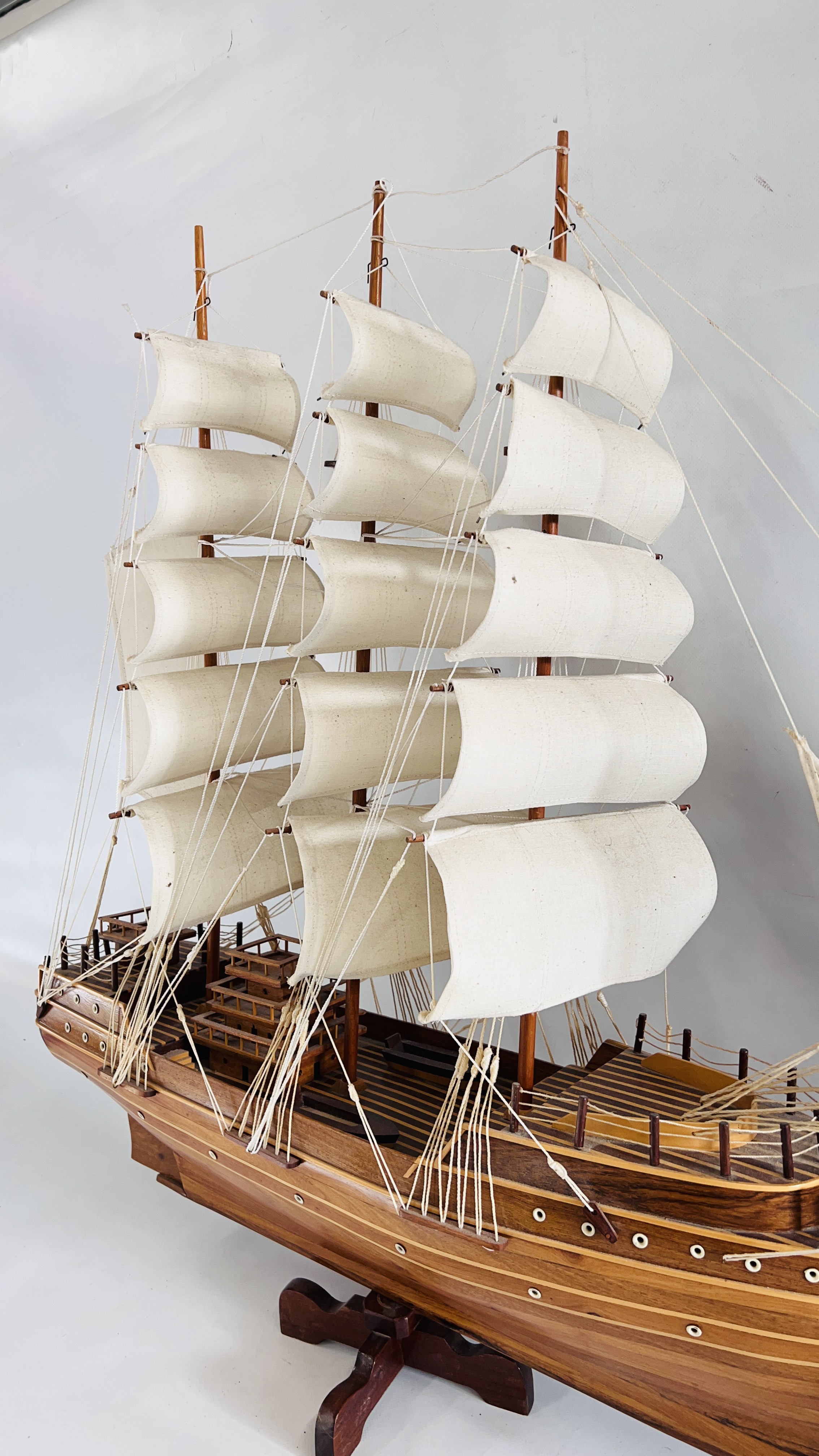 A LARGE WOODEN MODEL OF A SHIP L 110 CM. X H 85CM. - Image 3 of 10