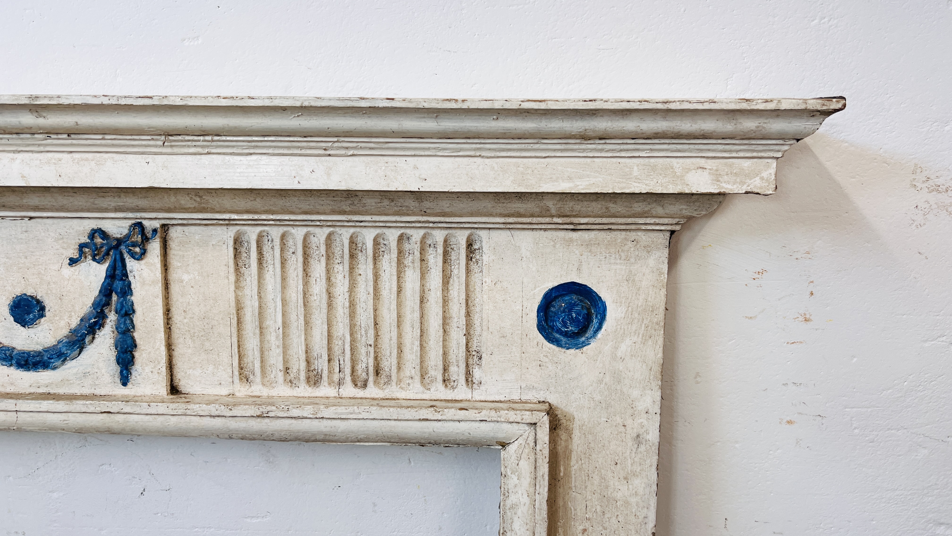 A WHITE PAINTED ANTIQUE FIRE SURROUND - OPENING WIDTH 105M. HEIGHT 93CM. - Image 2 of 8