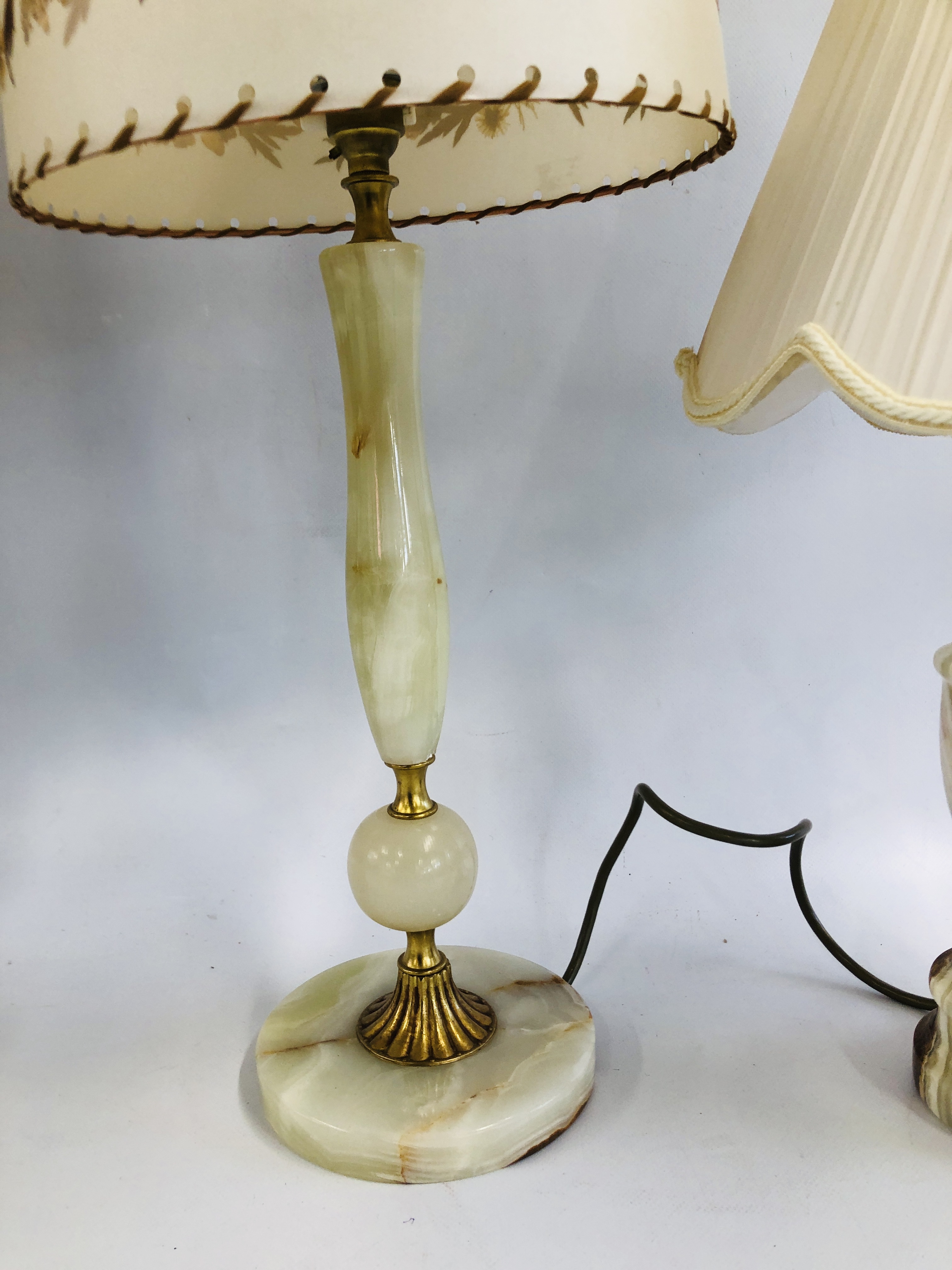 A GROUP OF THREE ONYX BASE TABLE LAMPS, - Image 4 of 6