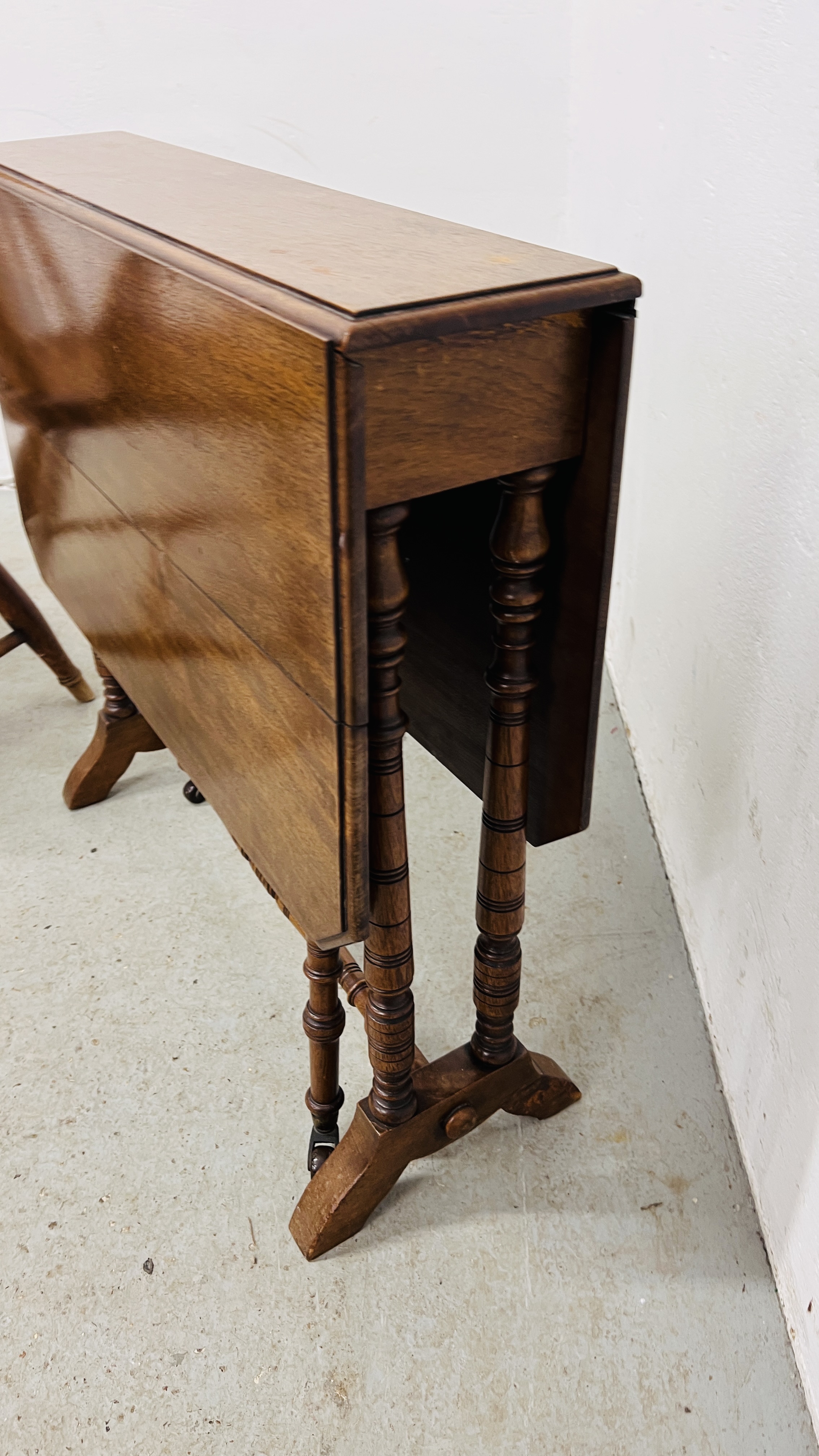 AN ANTIQUE ELM SEATED ELBOW CHAIR A/F, - Image 9 of 12