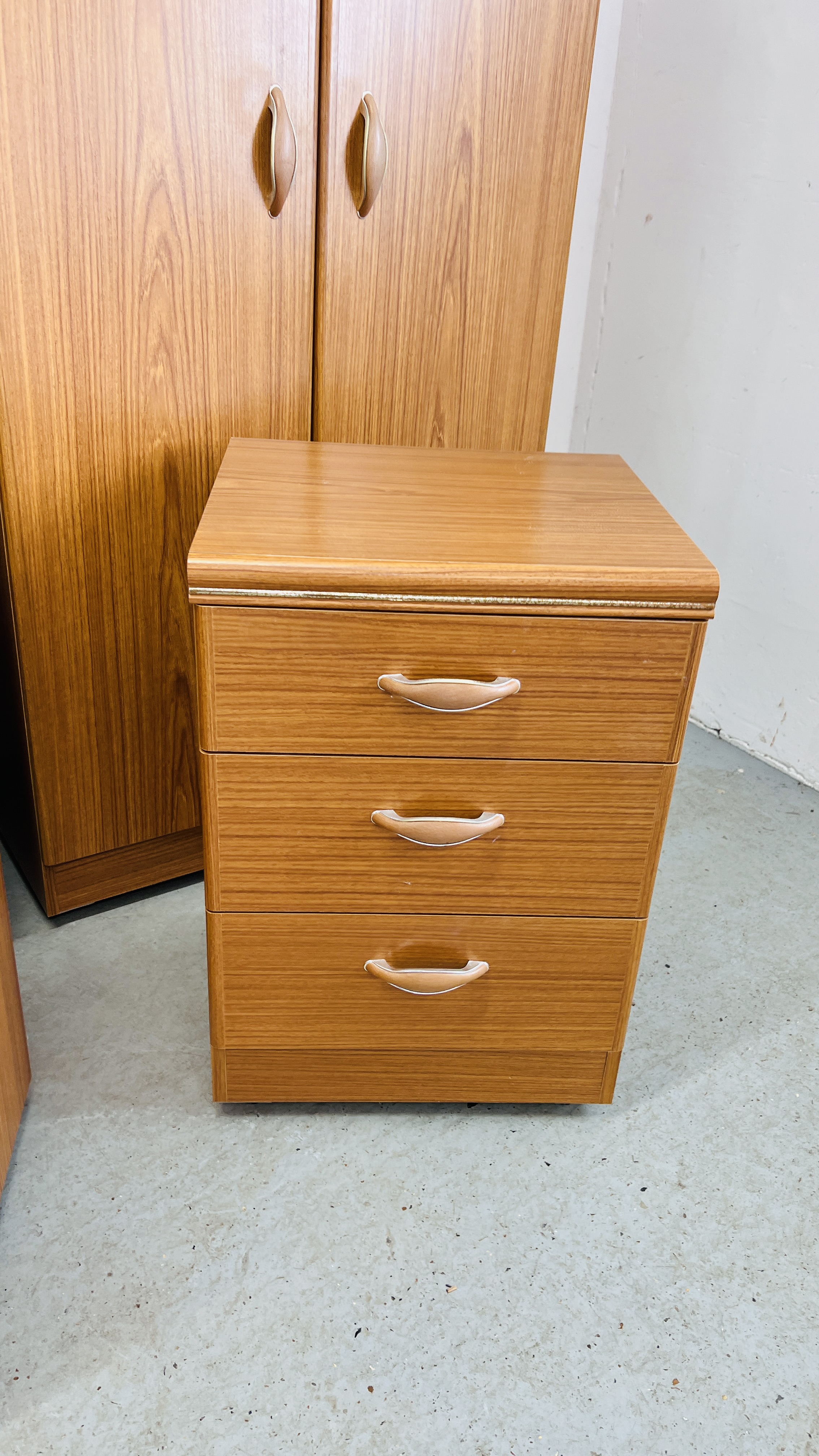 PAIR OF OAK FINISH TWO DOOR WARDROBES AND A PAIR OF MATCHING THREE DRAWER BEDSIDE CHESTS. - Image 3 of 5