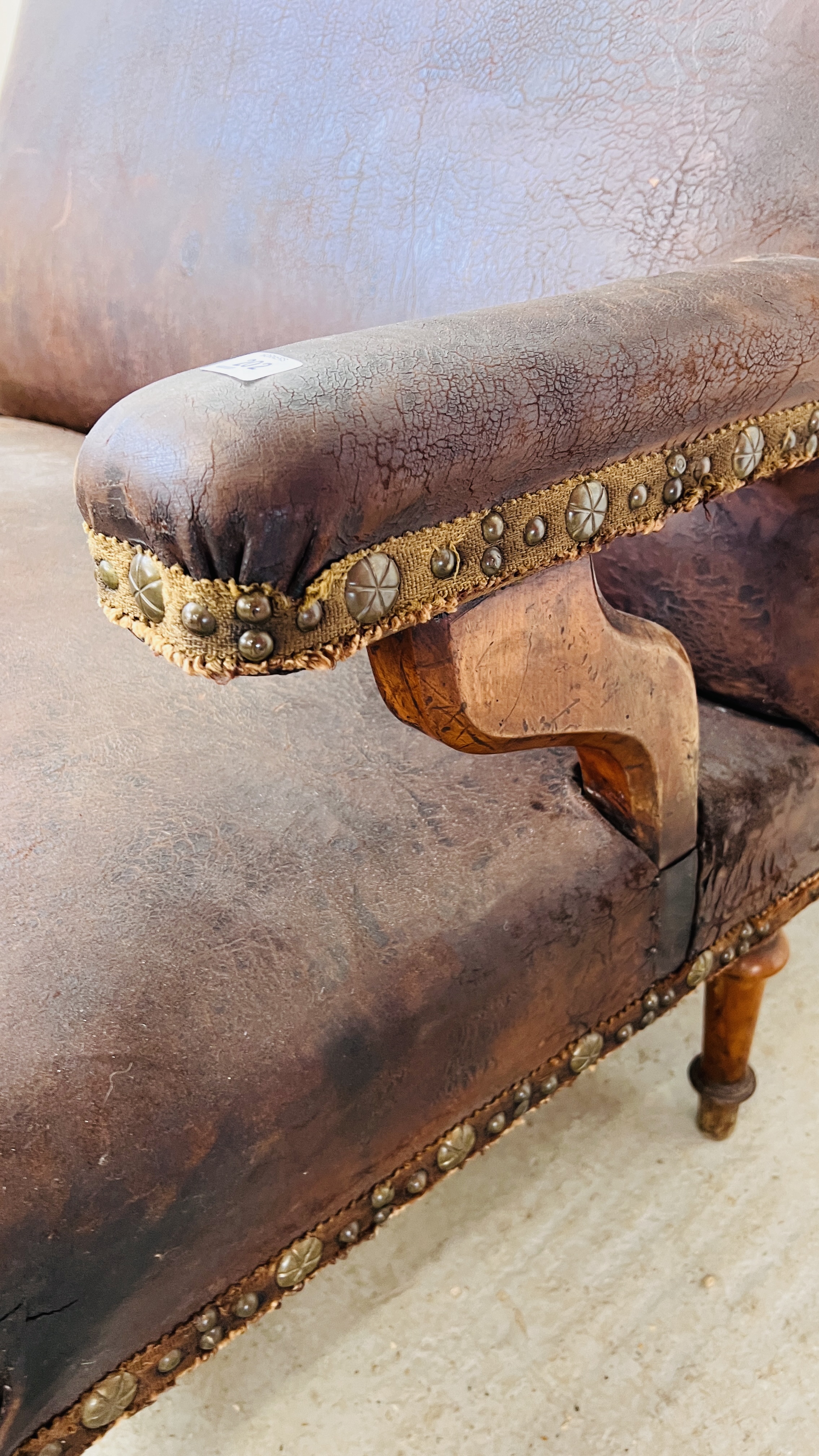 A VINTAGE LEATHER UPHOLSTERED BENCH - W 125CM. - Image 7 of 15