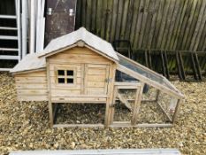 A FEEL GOOD WOODEN SMALL ANIMAL / PET HUTCH WITH PULL OUT ALUMINIUM CLEANING TRAY.