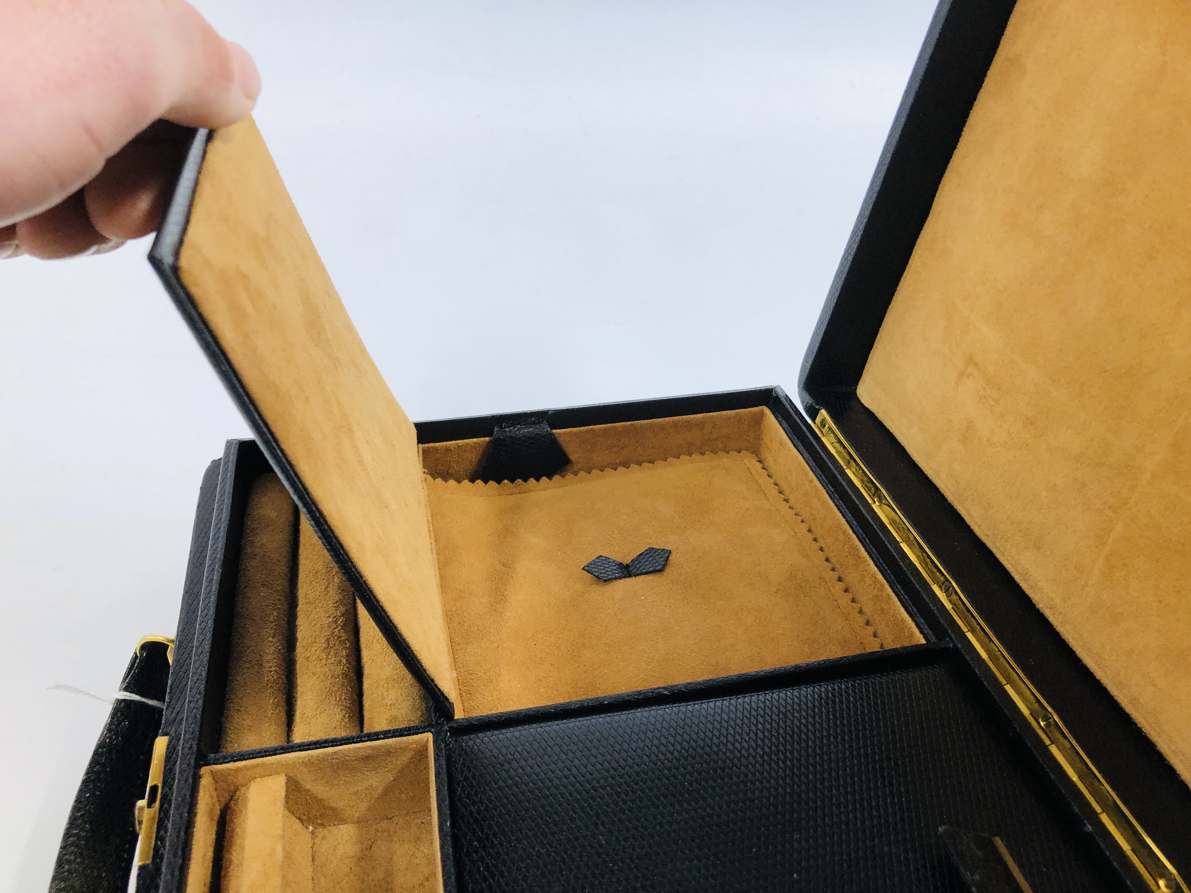 A BLACK LEATHERED JEWELLERY CASE MANUFACTURED FOR HARRODS. - Image 4 of 8