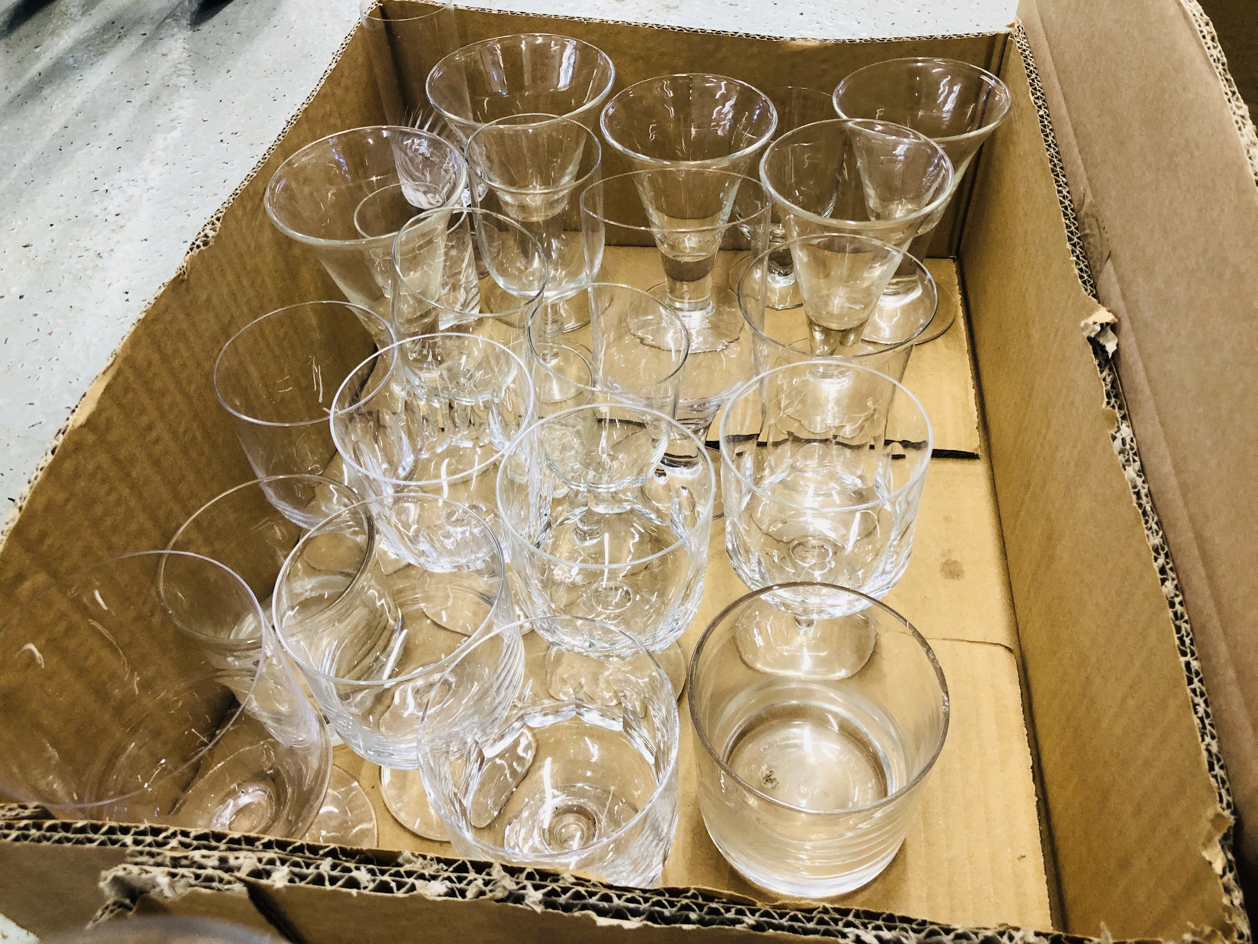 FIVE BOXES OF ASSORTED GOOD QUALITY DRINKING GLASSES TO INCLUDE CUT GLASS, - Image 5 of 6