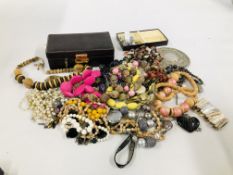 A TRAY OF ASSORTED COSTUME JEWELLERY BEADS, LUCERNE POCKET WATCH, VINTAGE ENAMELLED BADGES,