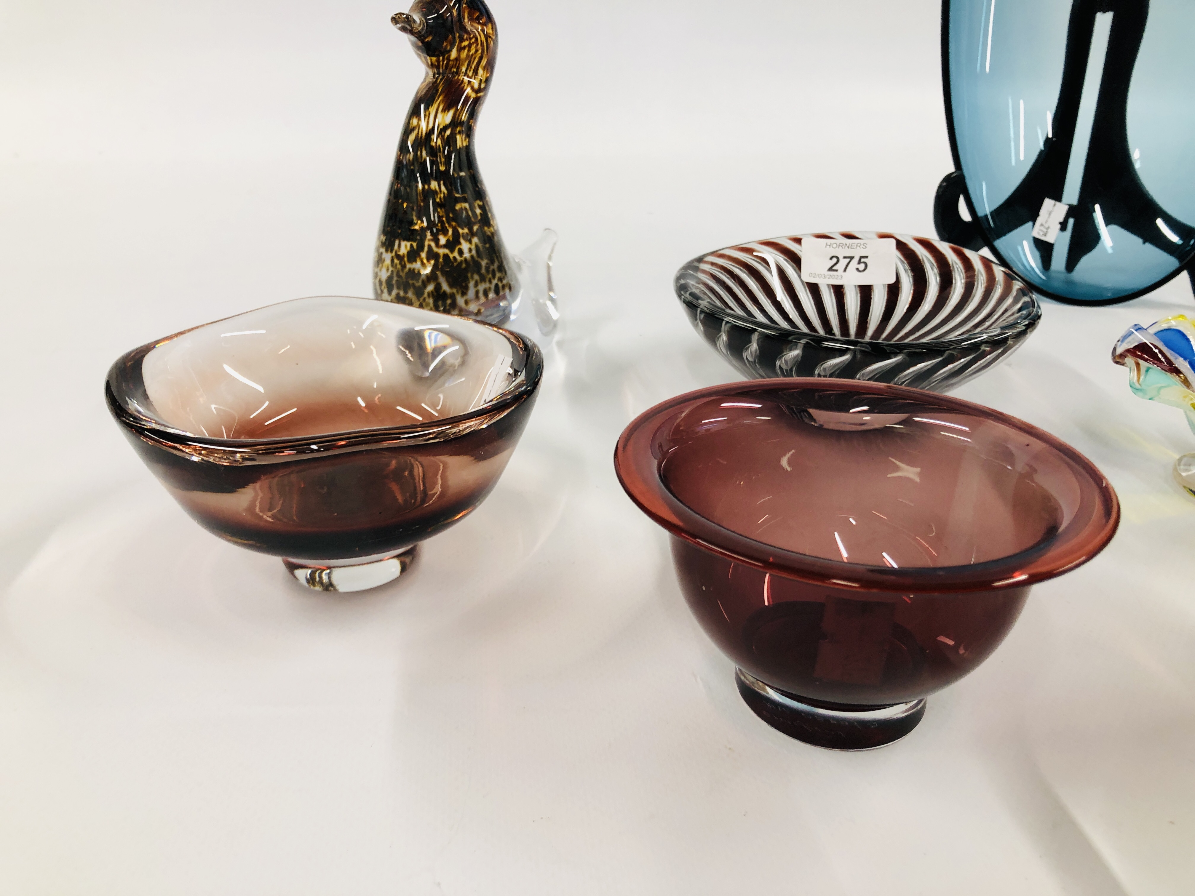 A BLUE OVAL GLASS DISH ALONG WITH THREE SMALL GLASS BOWLS, ONE WITH RED SPIRAL DECORATION, - Image 7 of 14