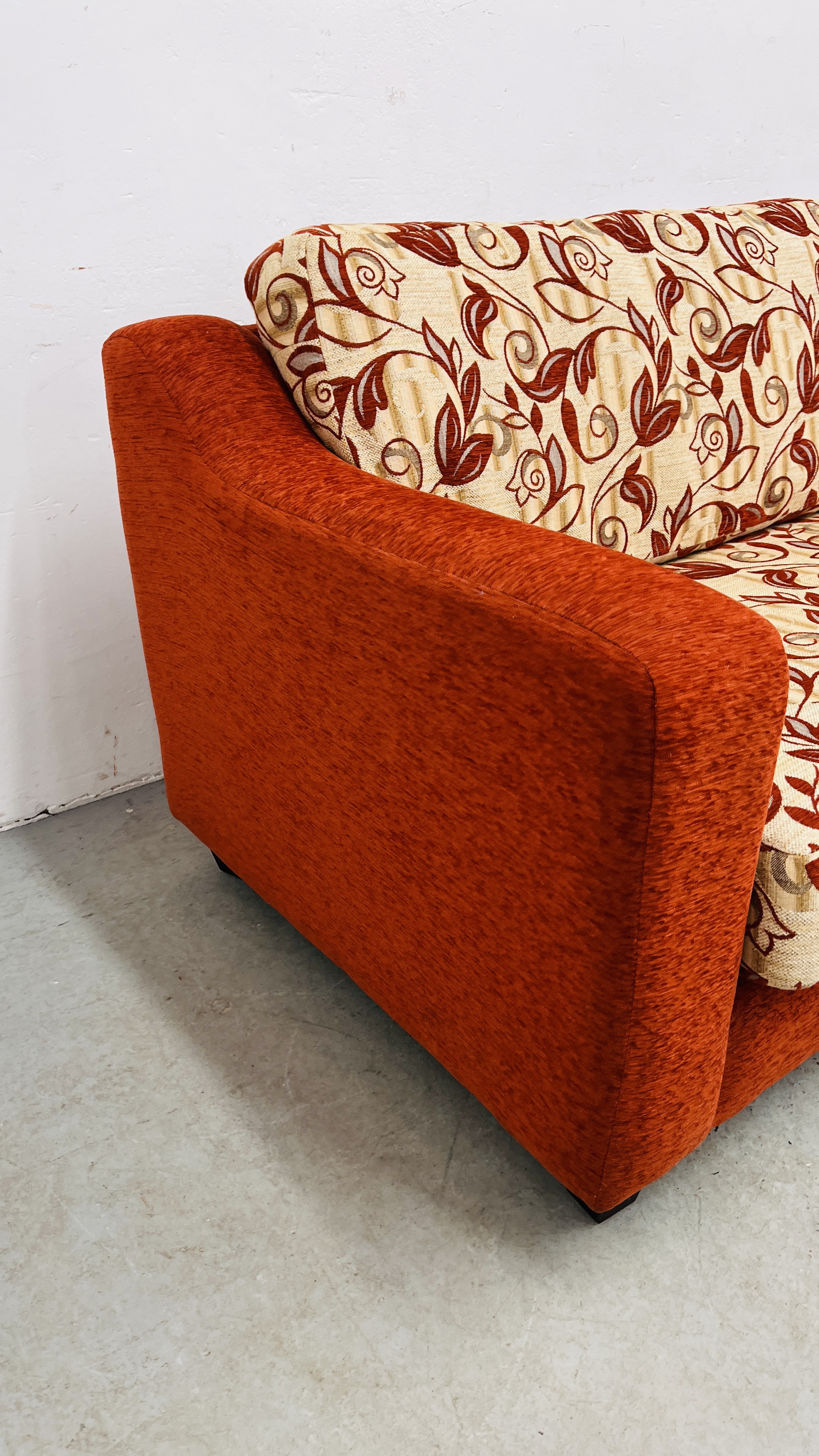 A LARGE MODERN RED UPHOLSTERED SOFA, WITH PATTERNED CUSHIONS - L 260CM. X H 80CM. X D 90CM. - Image 9 of 10