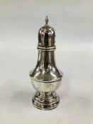 A VINTAGE SILVER SUGAR CASTER, BIRMINGHAM ASSAY H 17.5CM.