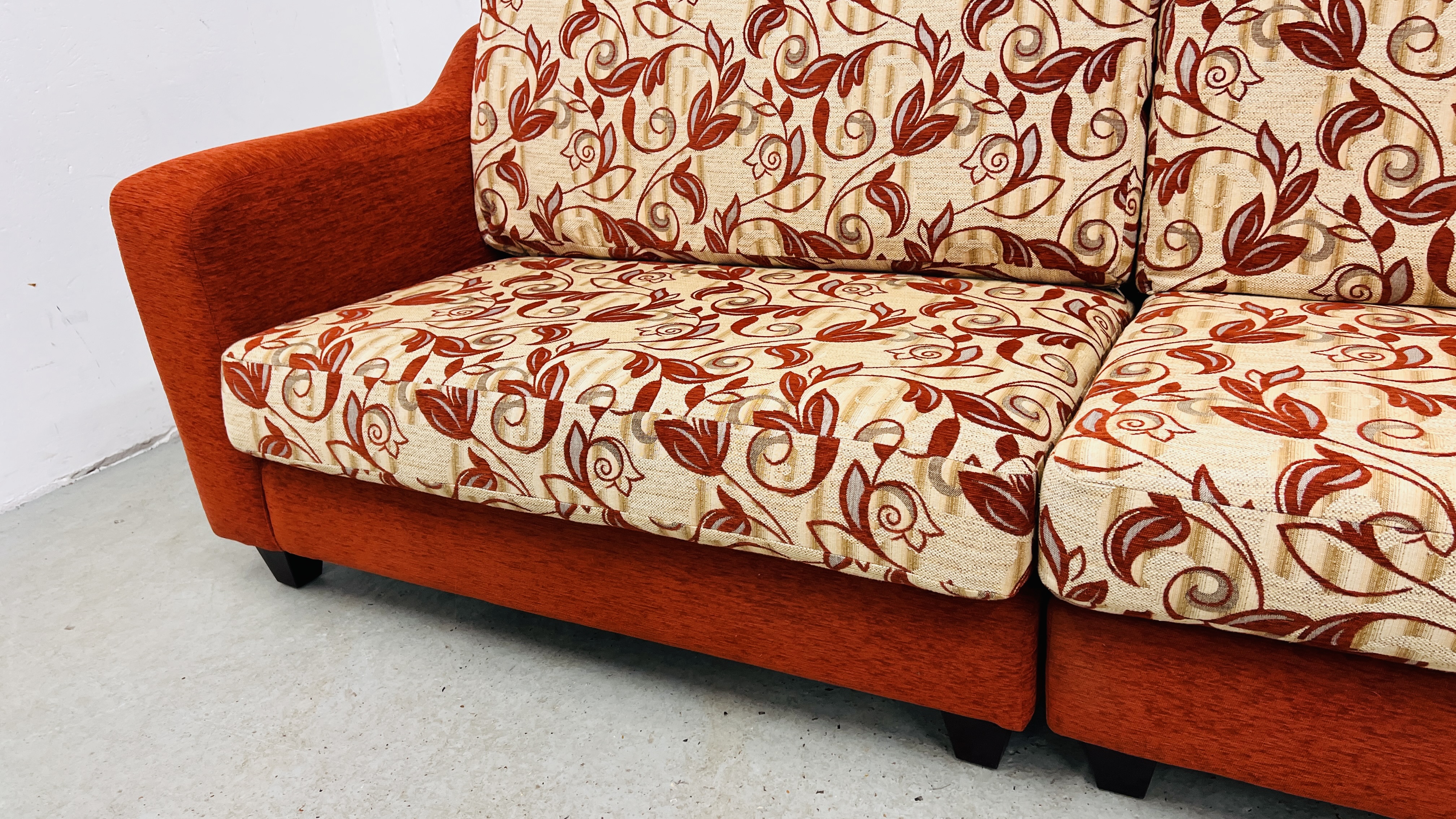 A LARGE MODERN RED UPHOLSTERED SOFA, WITH PATTERNED CUSHIONS - L 260CM. X H 80CM. X D 90CM. - Image 7 of 10