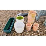 A PAIR OF CREAM SK PLANT POTS H 32CM ALONG WITH 3 TERRACOTTA PLANTERS AND 2 GREEN PLASTIC TROUGH