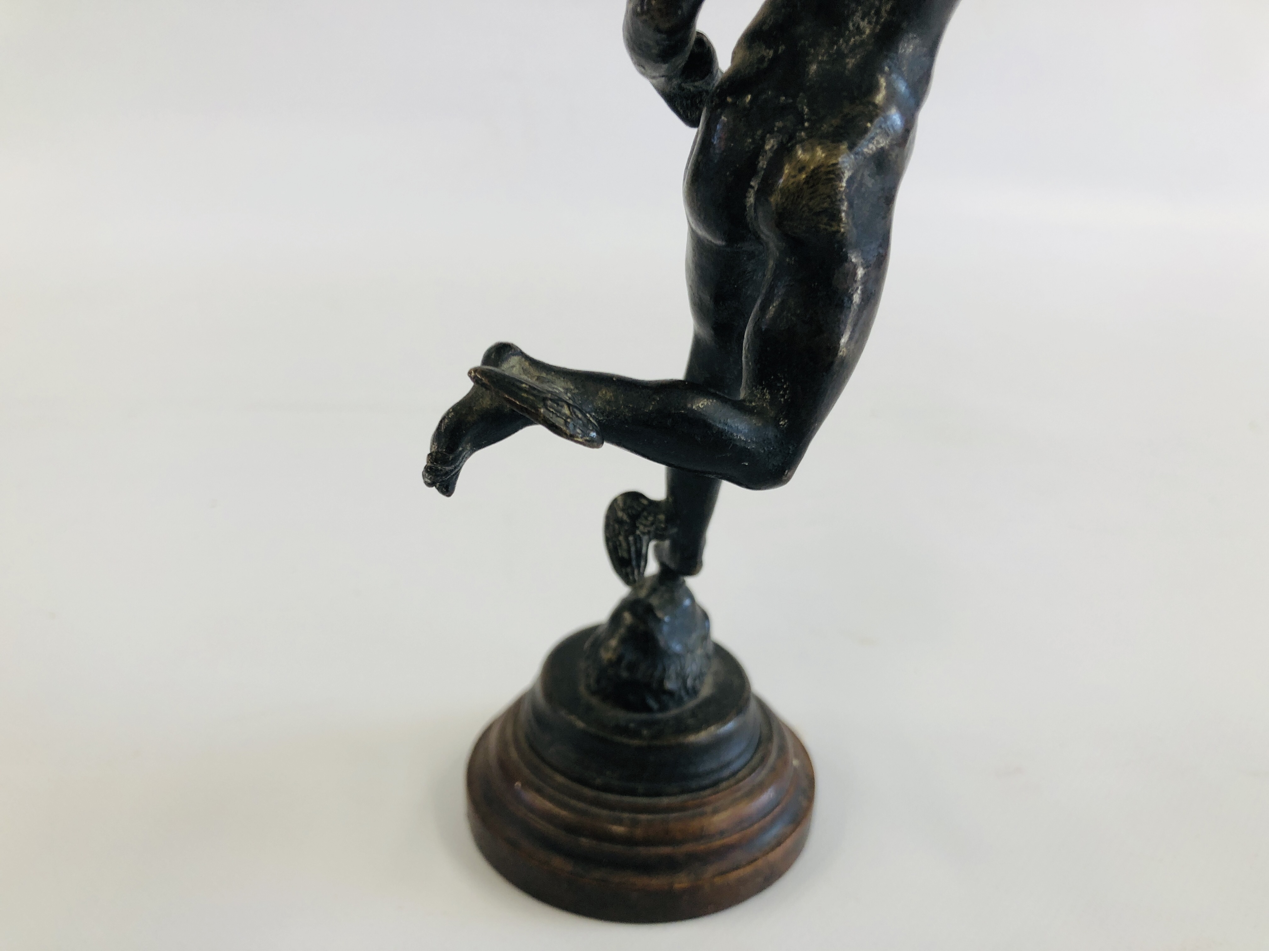 A VINTAGE METAL FIGURE OF MERCURY ON A CIRCULAR WOODEN TURNED BASE H 26CM. - Image 7 of 8