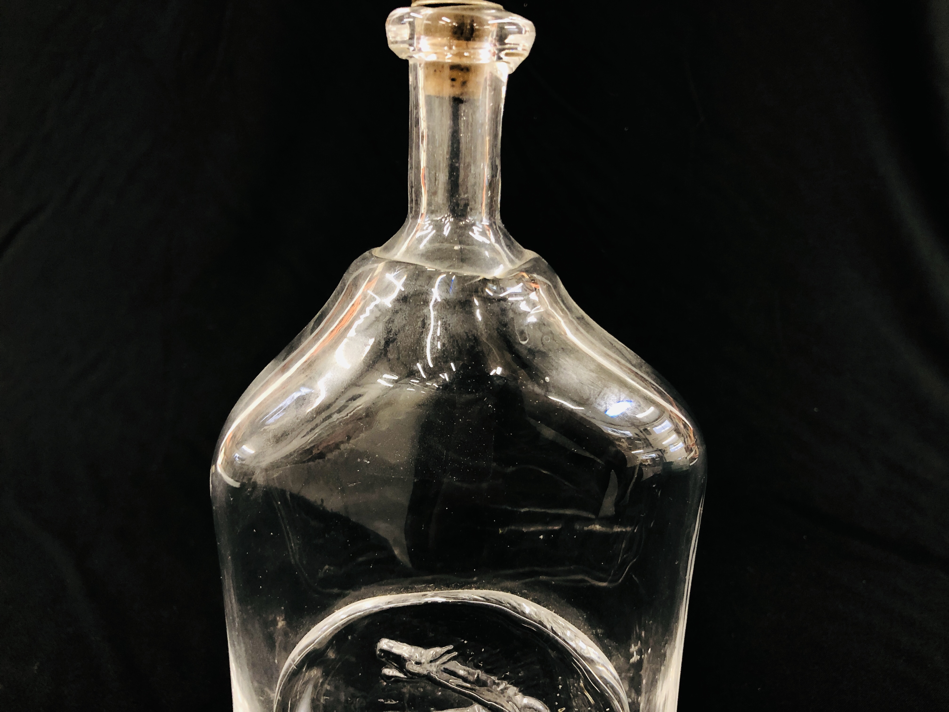 A DANISH MID CENTURY STYLE CLEAR GLASS FLASK DECANTER, - Image 3 of 8