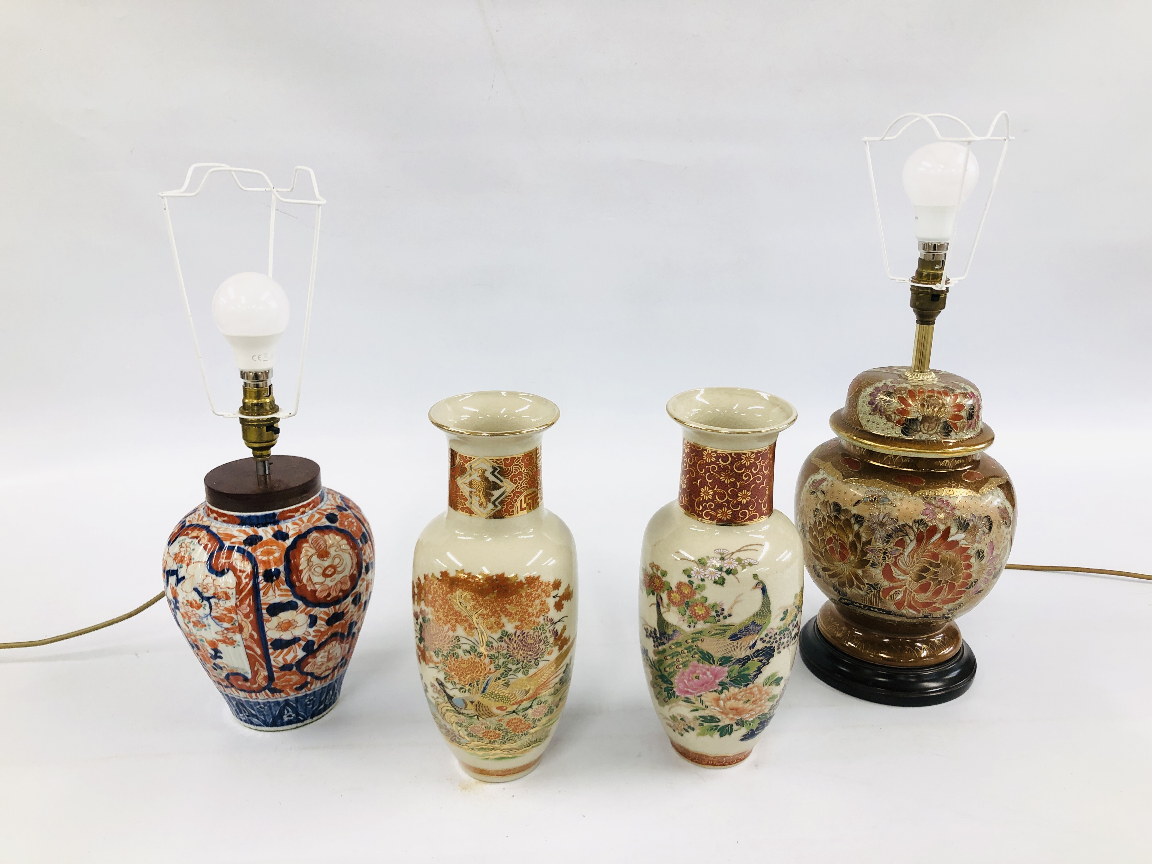 TWO DECORATIVE ORIENTAL STYLE TABLE LAMP BASES TO INCLUDE AN IMARI EXAMPLE ALONG WITH TWO FURTHER