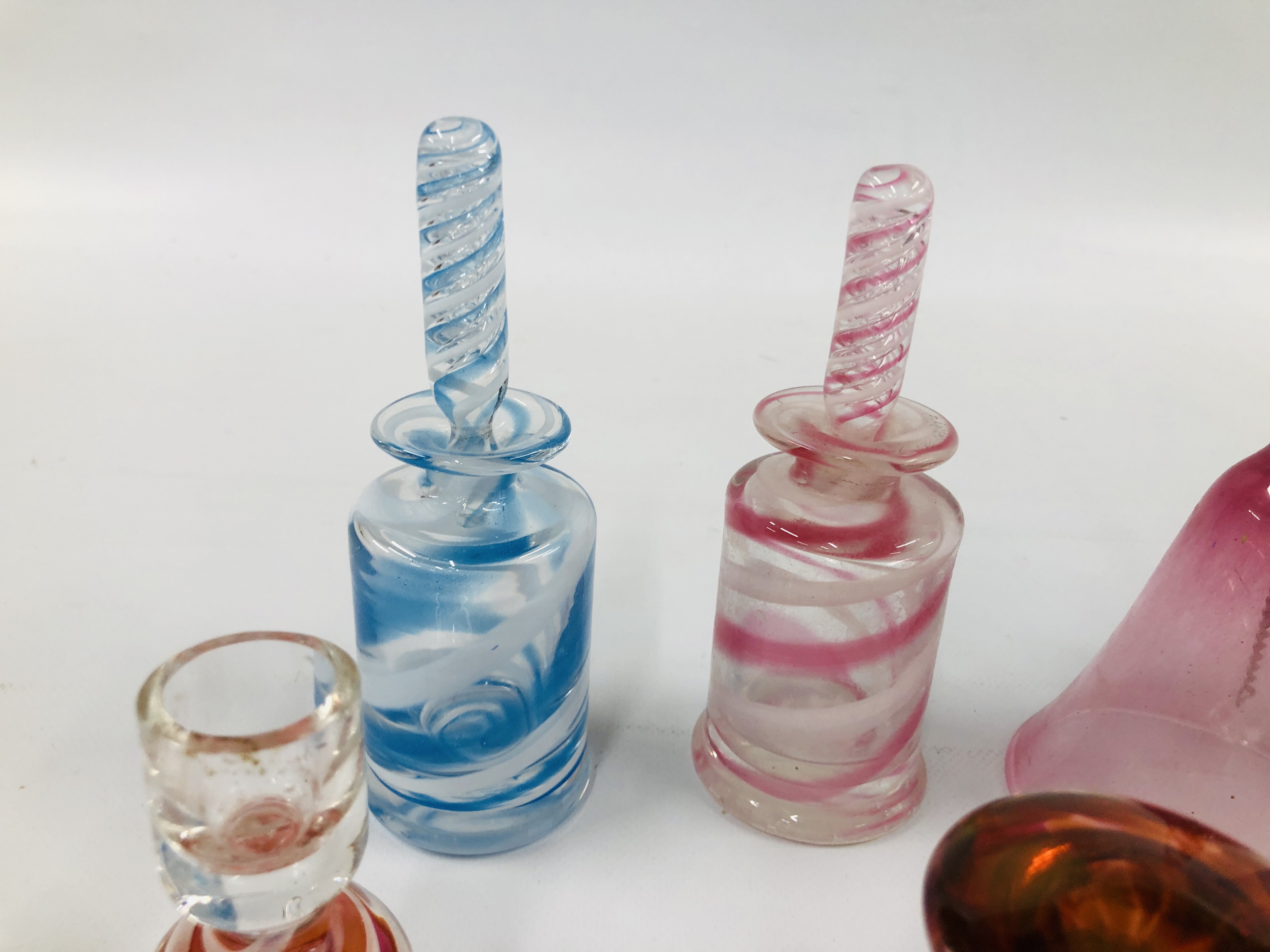 A COLLECTION OF ART GLASS STUDIO PIECES, - Image 3 of 8