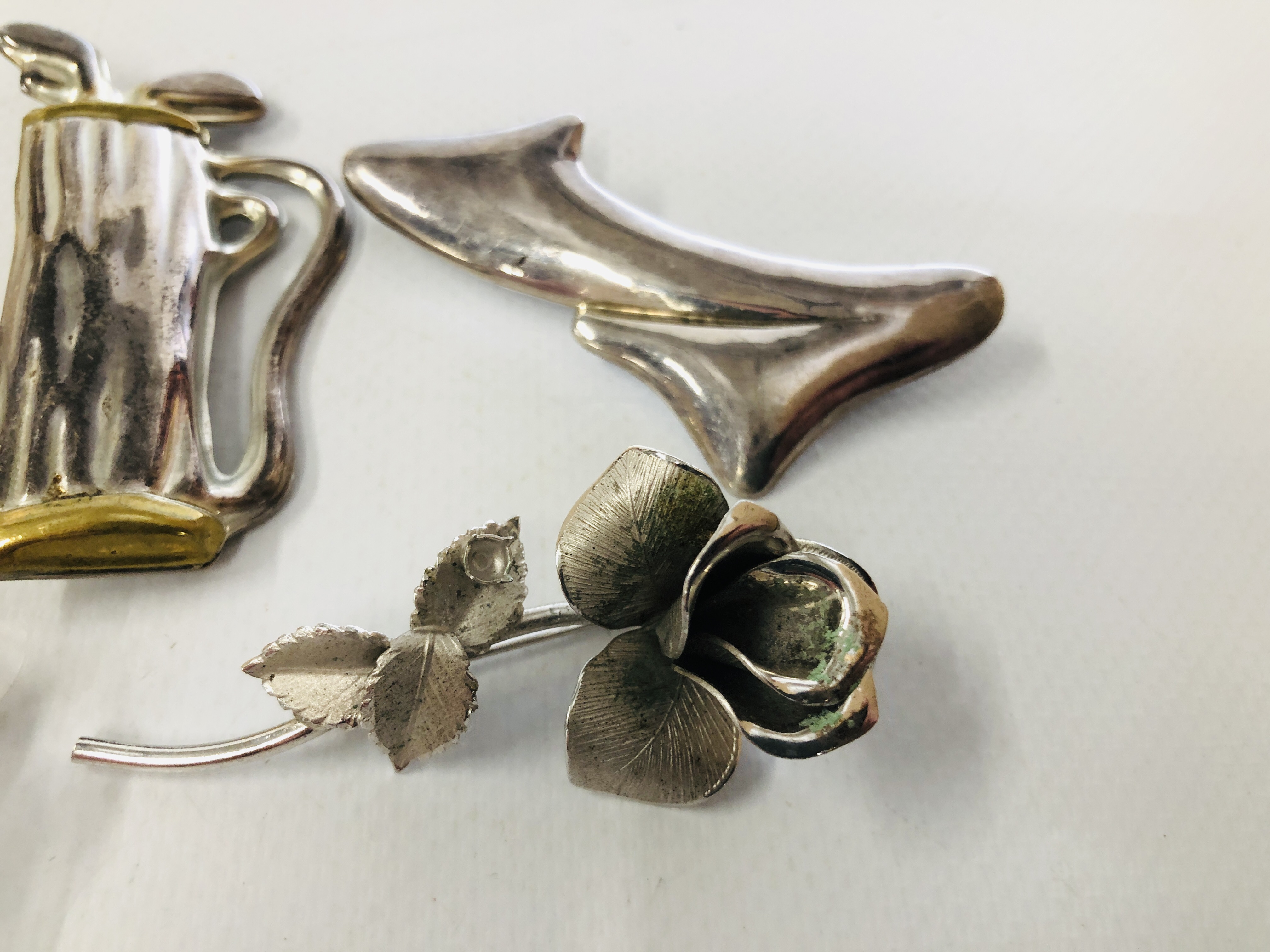 SILVER .925 VINTAGE BROOCHES. - Image 3 of 4