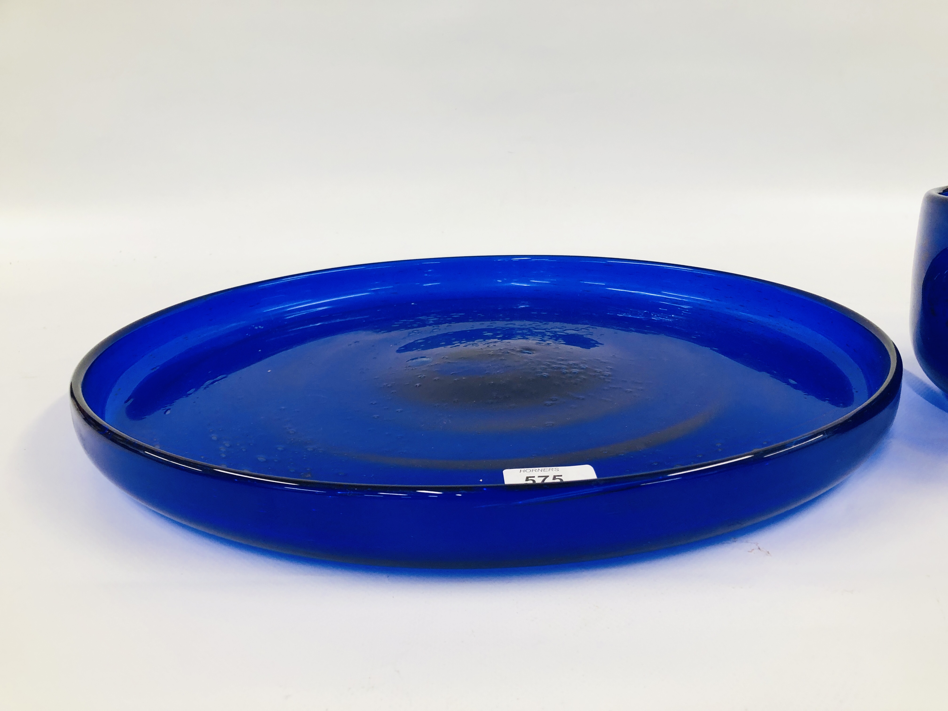 A LARGE BLUE STUDIO ART GLASS CIRCULAR TRAY DIAMETER 43. - Image 5 of 5