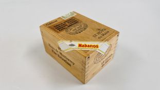 BOX CONTAINING 22 CUBAN HOYO DE MONTERREY JOSE GENER LE HOYO DU MAIRE CIGARS