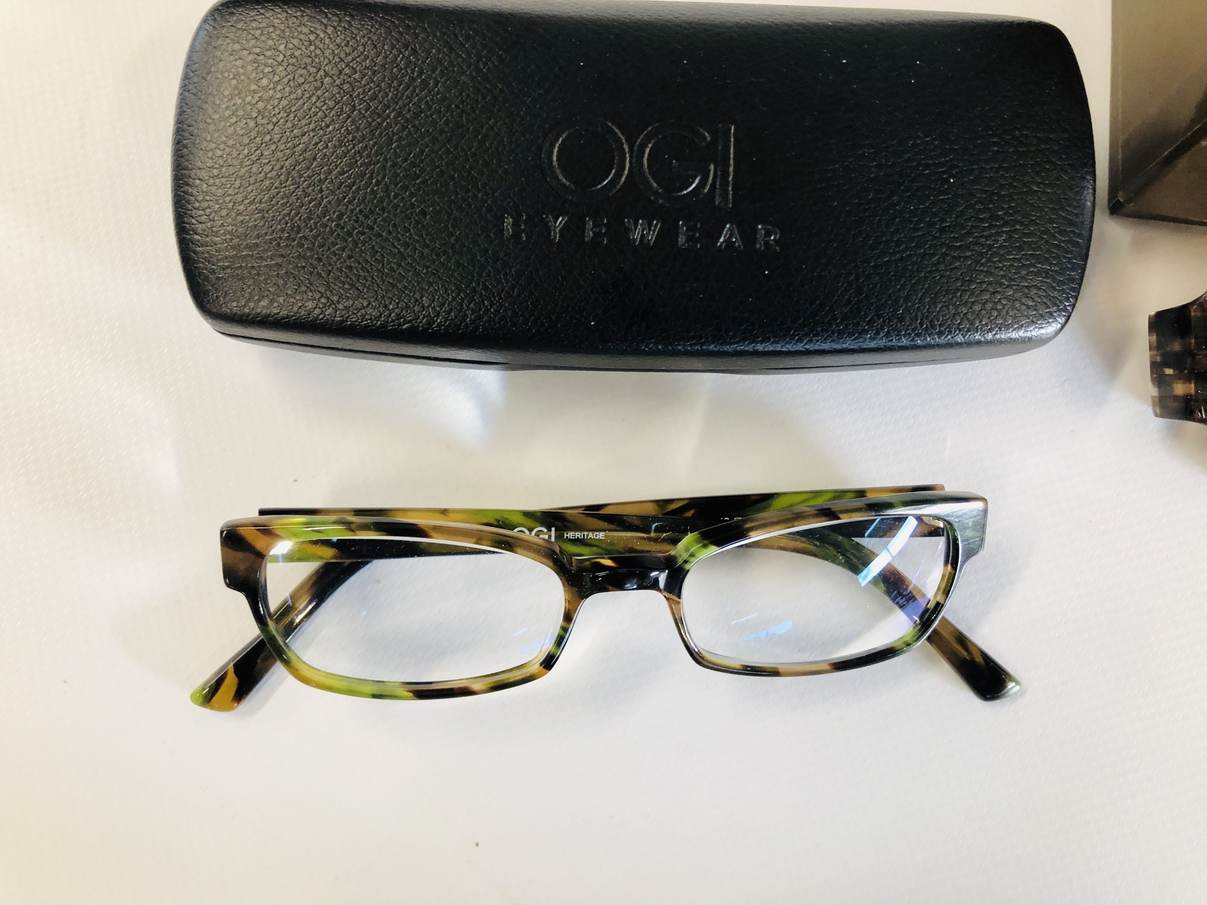 6 PAIRS OF DESIGNER FRAMED PRESCRIPTION READING GLASSES TO INCLUDE GUCCI, HUGO BOSS, SILHOUETTE. - Image 2 of 7