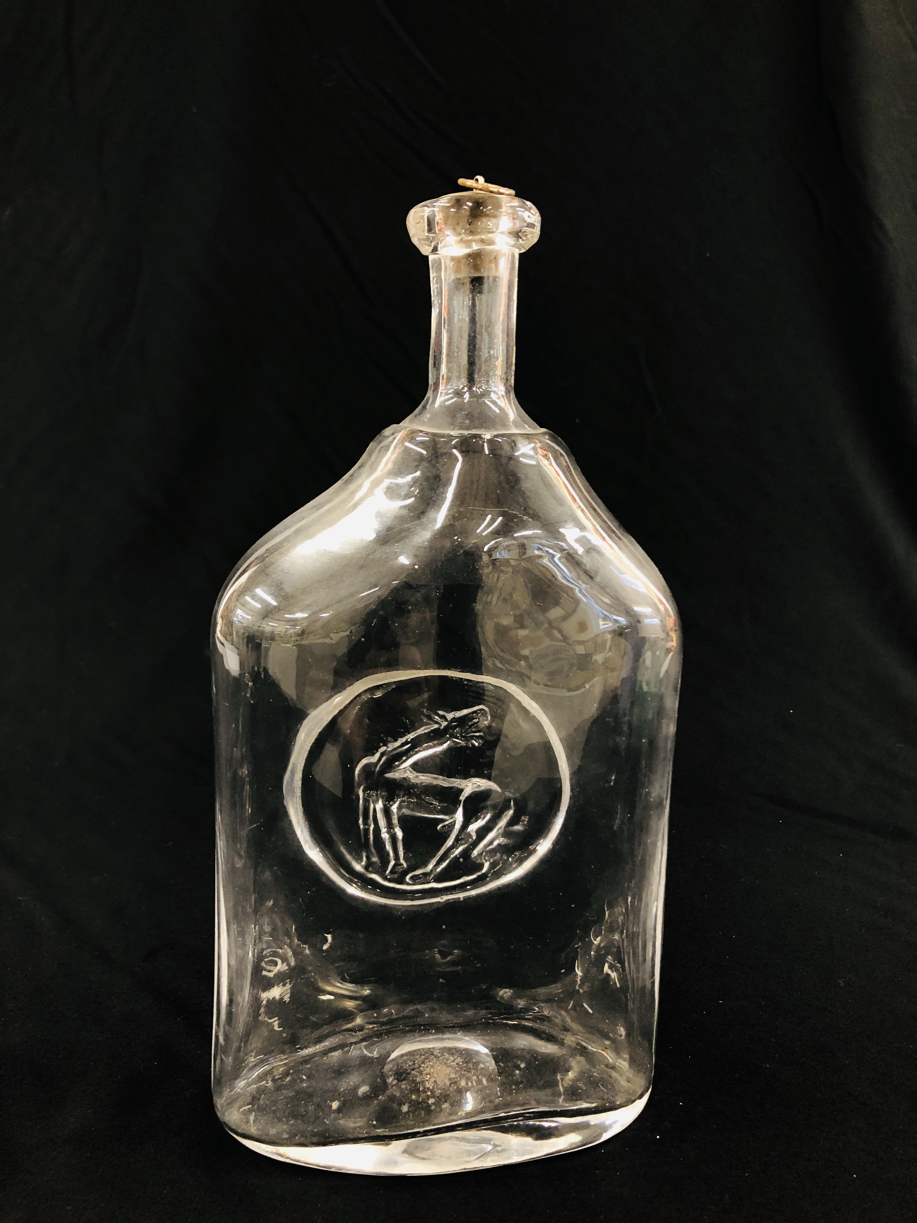 A DANISH MID CENTURY STYLE CLEAR GLASS FLASK DECANTER, - Image 6 of 8