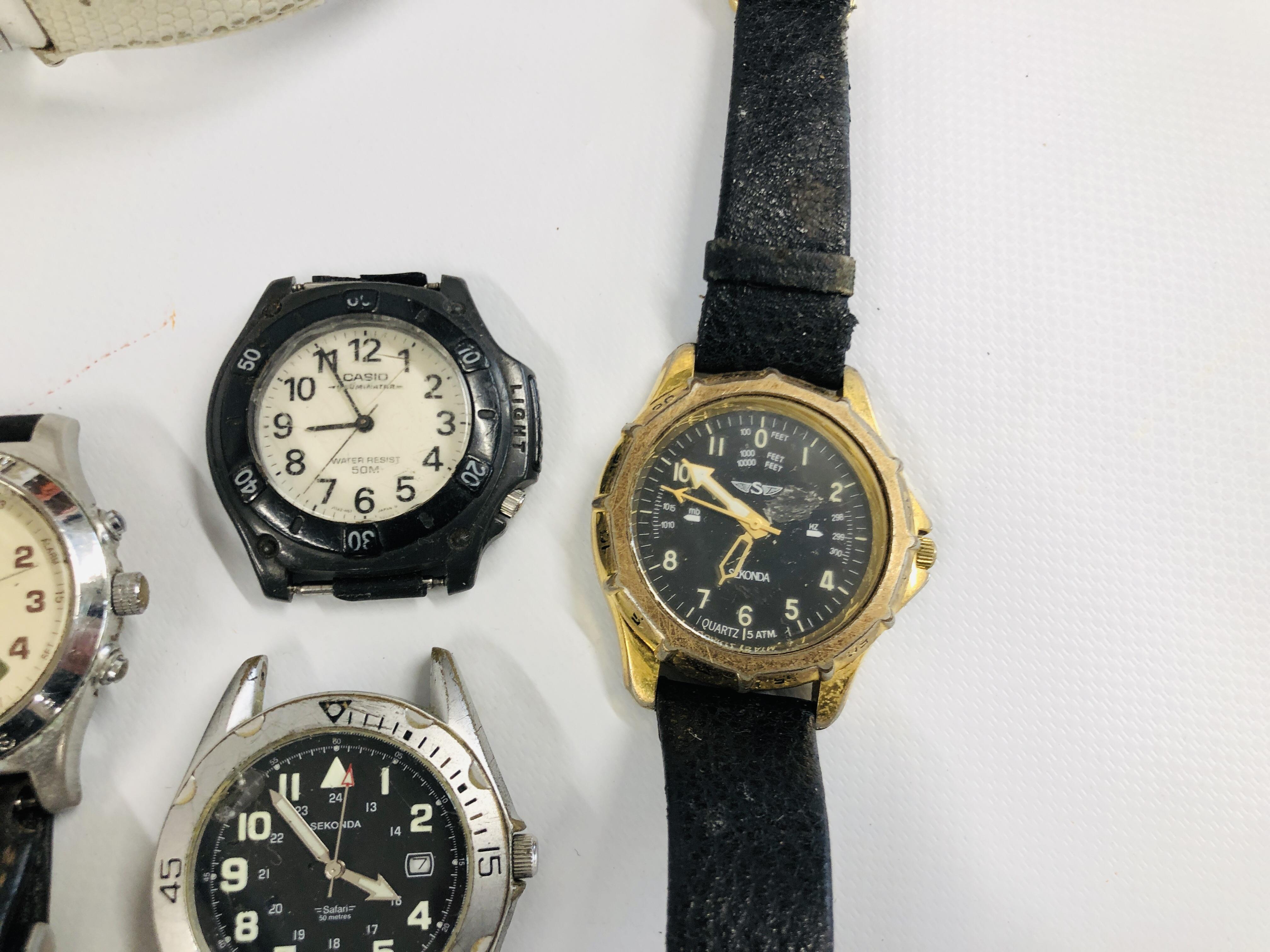 COLLECTION OF FIFTEEN VARIOUS WRIST WATCHES, SOME A/F CONDITION TO INCLUDE TOMMY HILFIGER, - Image 5 of 8