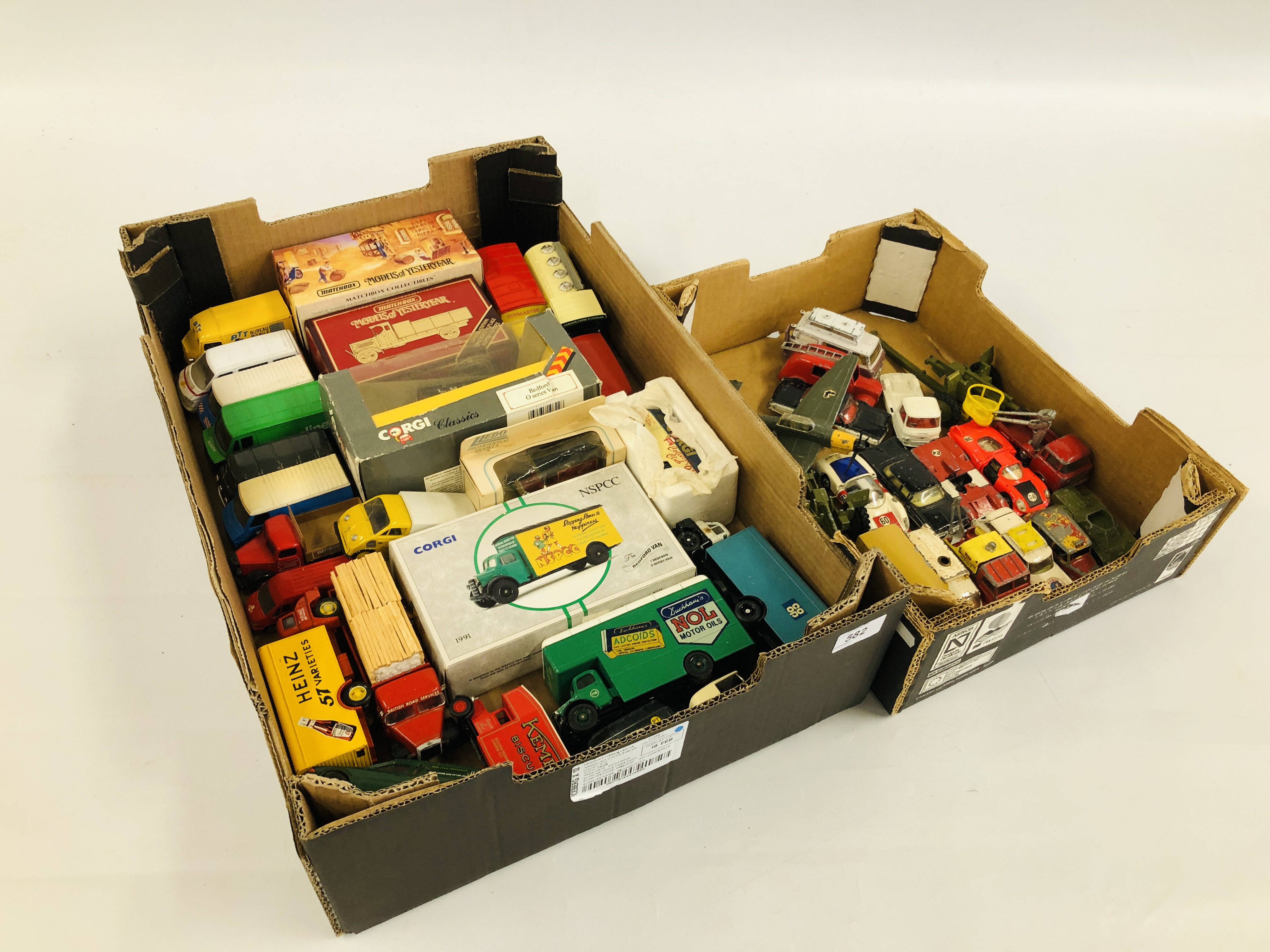 TWO FRUIT CRATES OF VINTAGE AND MODERN DIECAST VEHICLES TO INCLUDE CORGI, DINKY, MATCHBOX ETC.