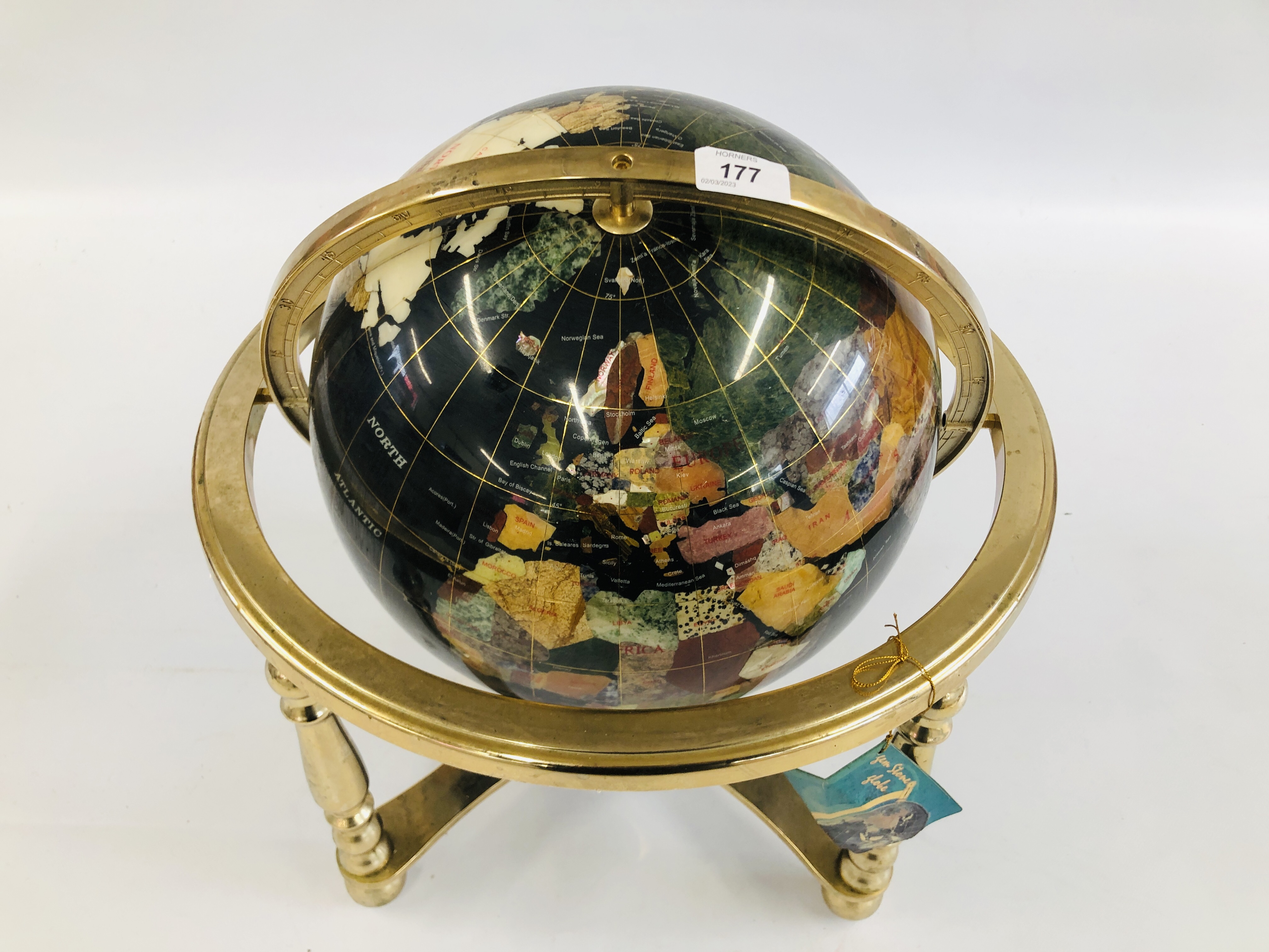 AN IMPRESSIVE LAPIS GLOBE IN BLACK ALONG WITH VALUATION CERTIFICATE FROM 1/1/2005. - Image 2 of 7