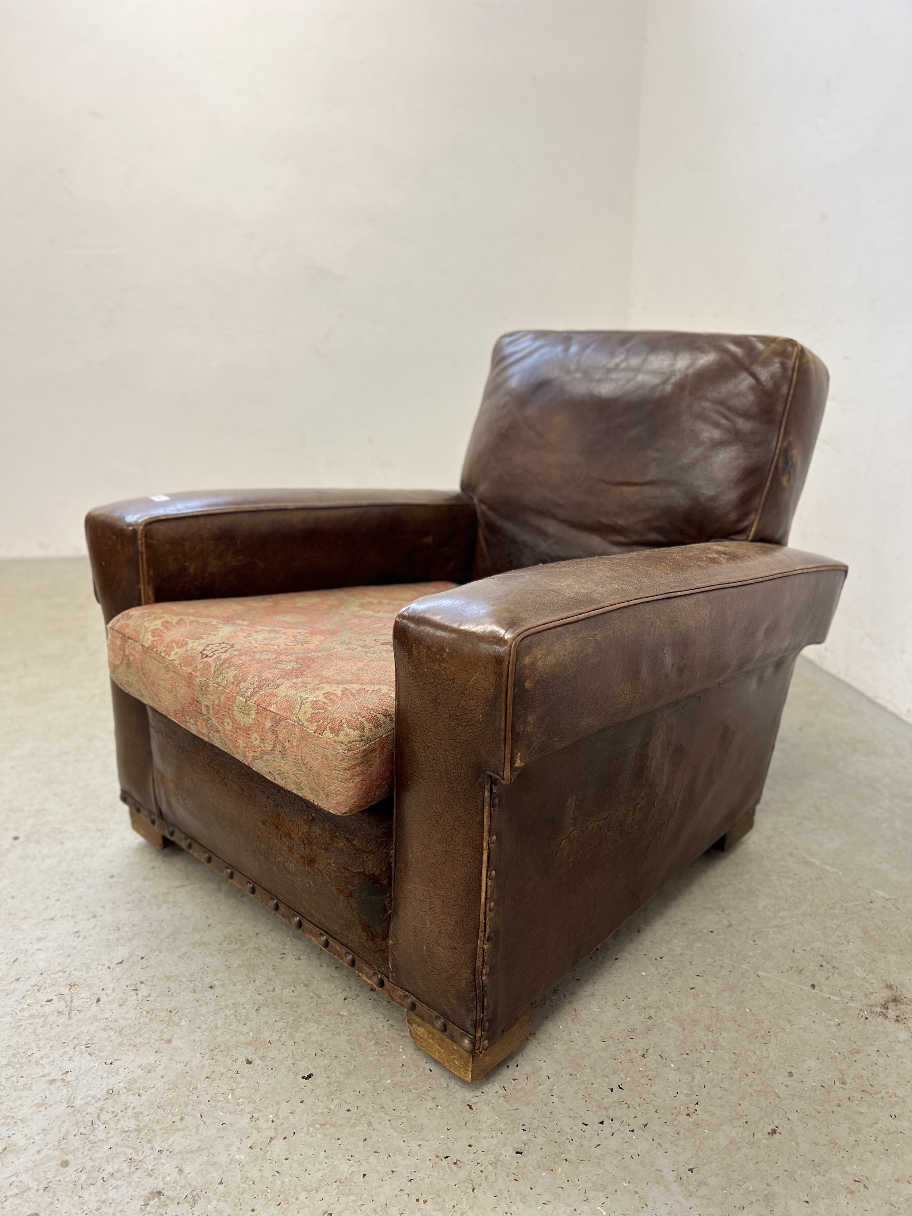 A 1930'S BROWN LEATHER CLUB CHAIR WITH STUDDED DETAIL H 78CM X W 83CM X D 87CM. - Image 7 of 11