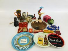 A GROUP OF VINTAGE COLLECTIBLES TO INCLUDE BOXED COMPACT SET, TIN PLATE, TABLE TENNIS GAME,
