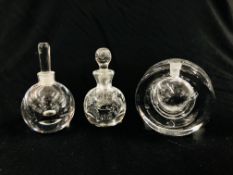 AN ORREFORS INKWELL AND PERFUME BOTTLE AND STOPPER ALONG WITH A FURTHER PERFUME BOTTLE AND STOPPER