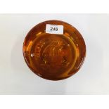 LARGE AMBER GLASS PAPERWEIGHT "MAYFLOWER 1620-1970" IN THE WEDGWOOD STYLE.