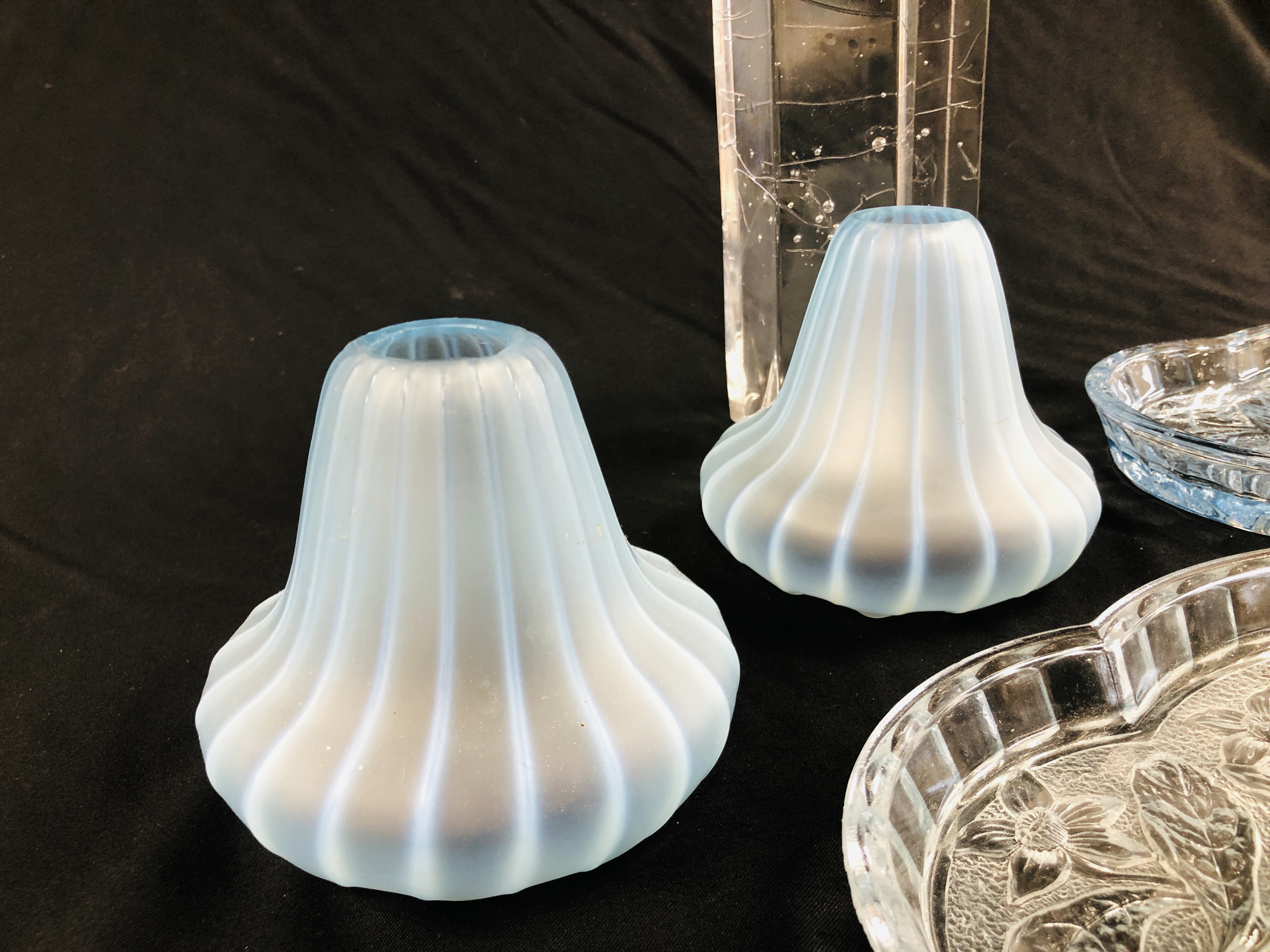A PAIR OF PALE BLUE GLASS SHADES H 11CM ALONG WITH A PAIR OF ELABORATE BLUE GLASS SHAPED DRESSING - Image 4 of 7