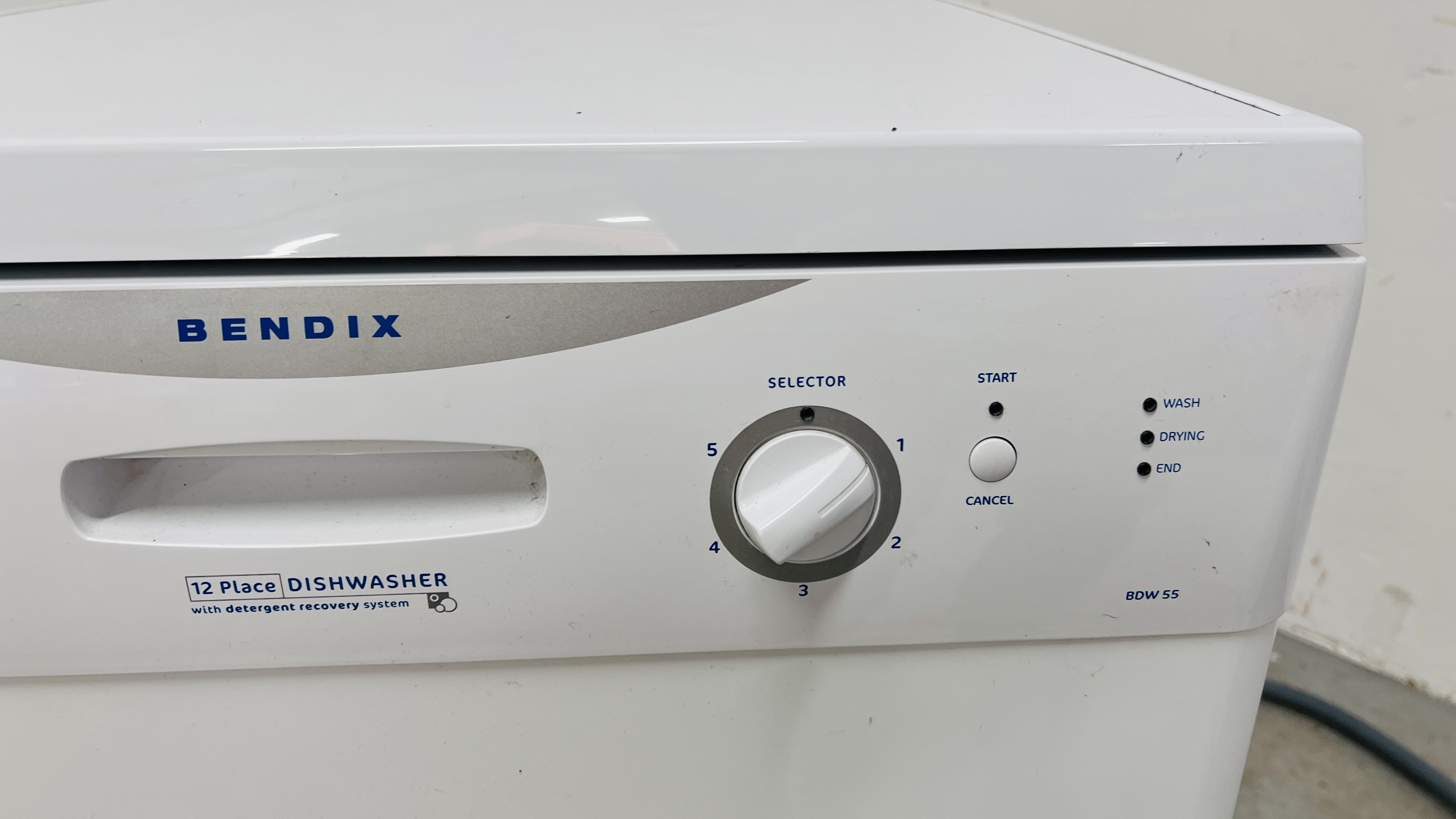 BENDIX BDW 55 DISHWASHER - SOLD AS SEEN. - Image 2 of 6