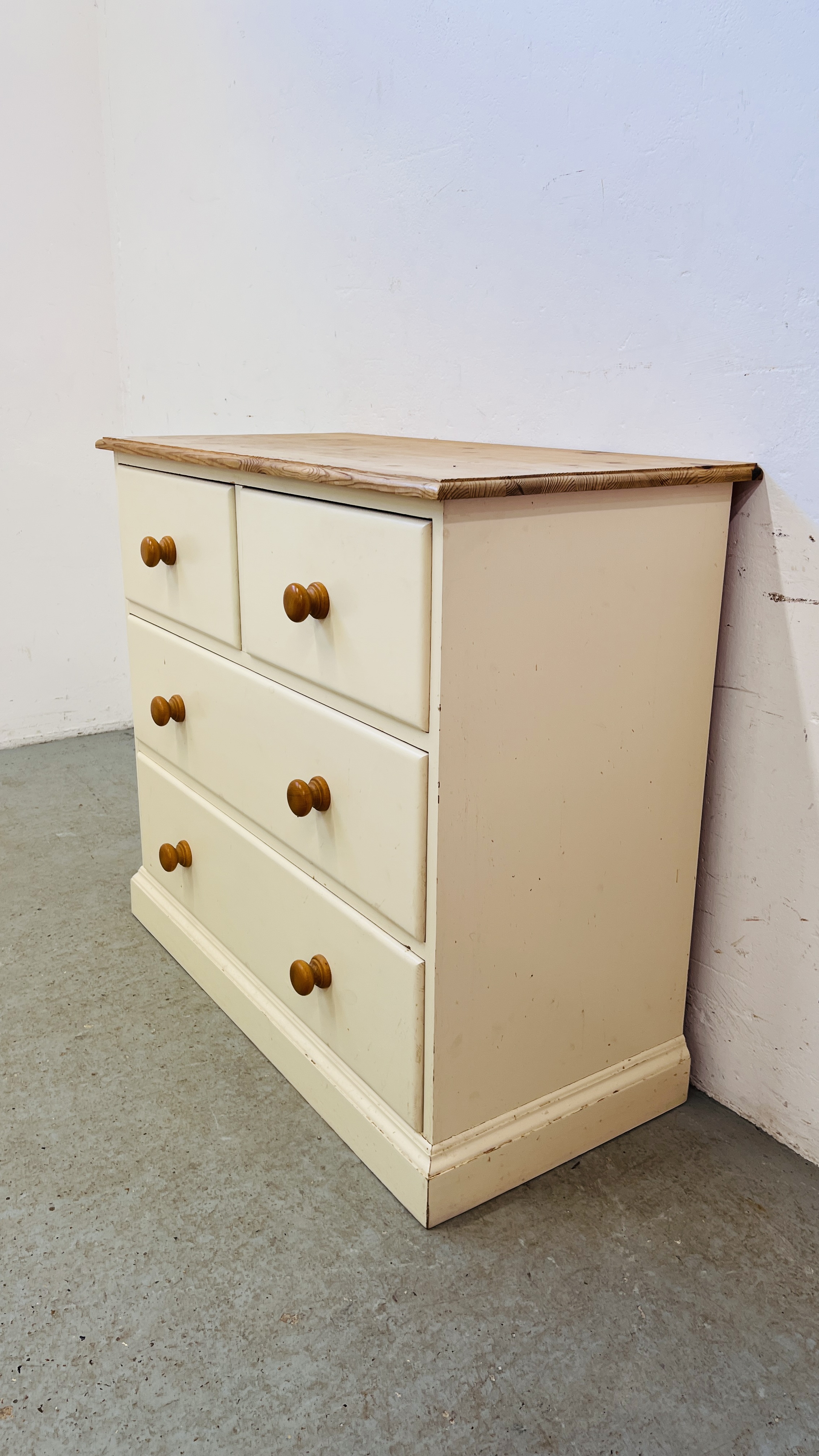 A CREAM FINISH PINE 2 OVER 2 CHEST OF DRAWERS. - Image 5 of 7