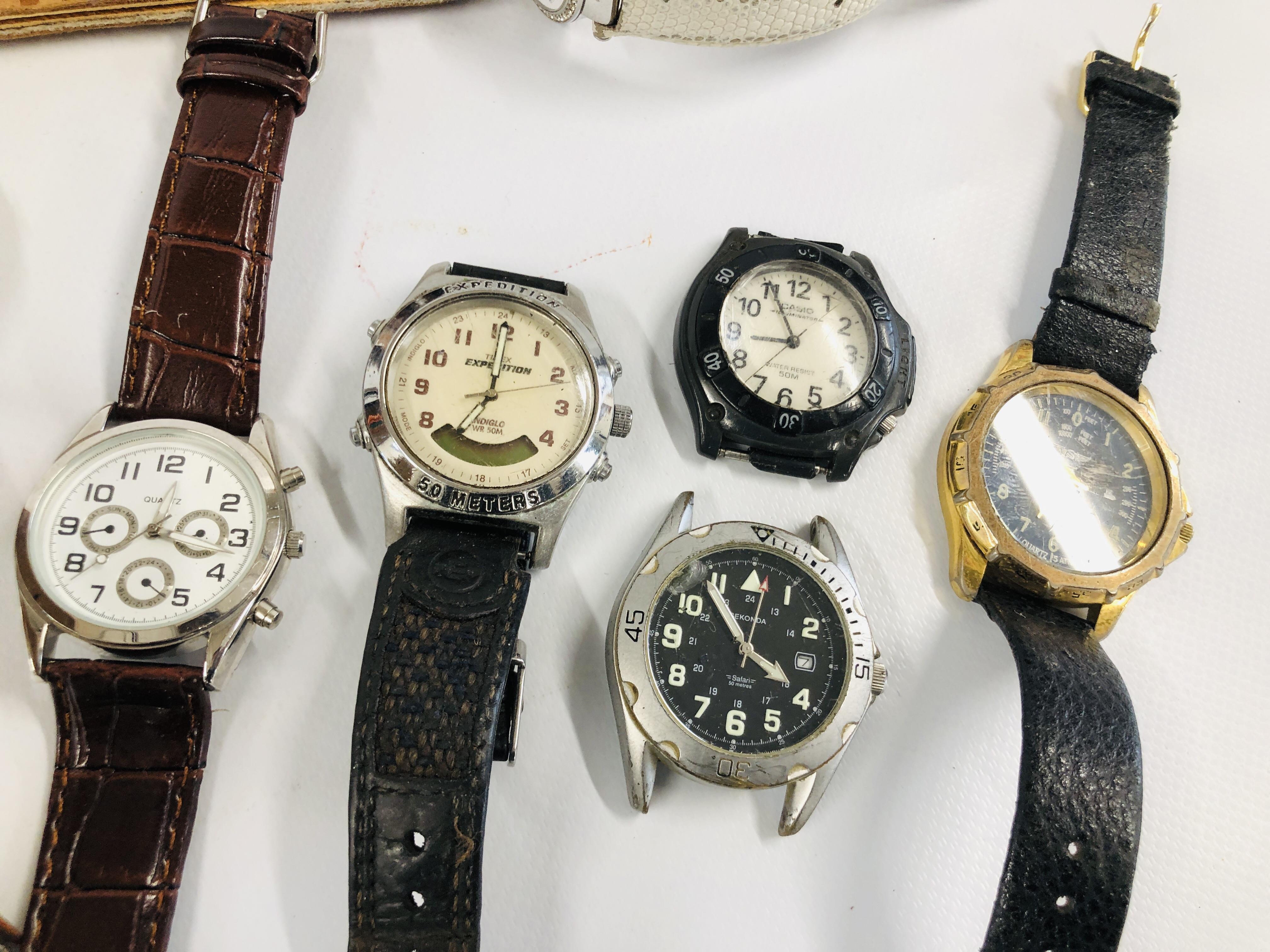 COLLECTION OF FIFTEEN VARIOUS WRIST WATCHES, SOME A/F CONDITION TO INCLUDE TOMMY HILFIGER, - Image 4 of 8