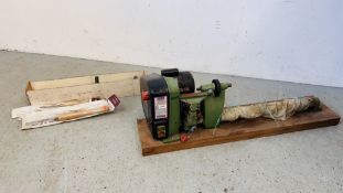 SEALEY 300MM SWING 5 SPEED WOOD LAITHE MODEL SM42 AND THREE TURNING CHISELS - SOLD AS SEEN.