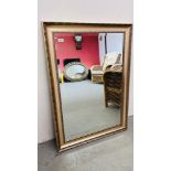 A GILT FRAMED WALL MIRROR WITH BEVELLED PLATE GLASS, W 75CM, H 105CM.