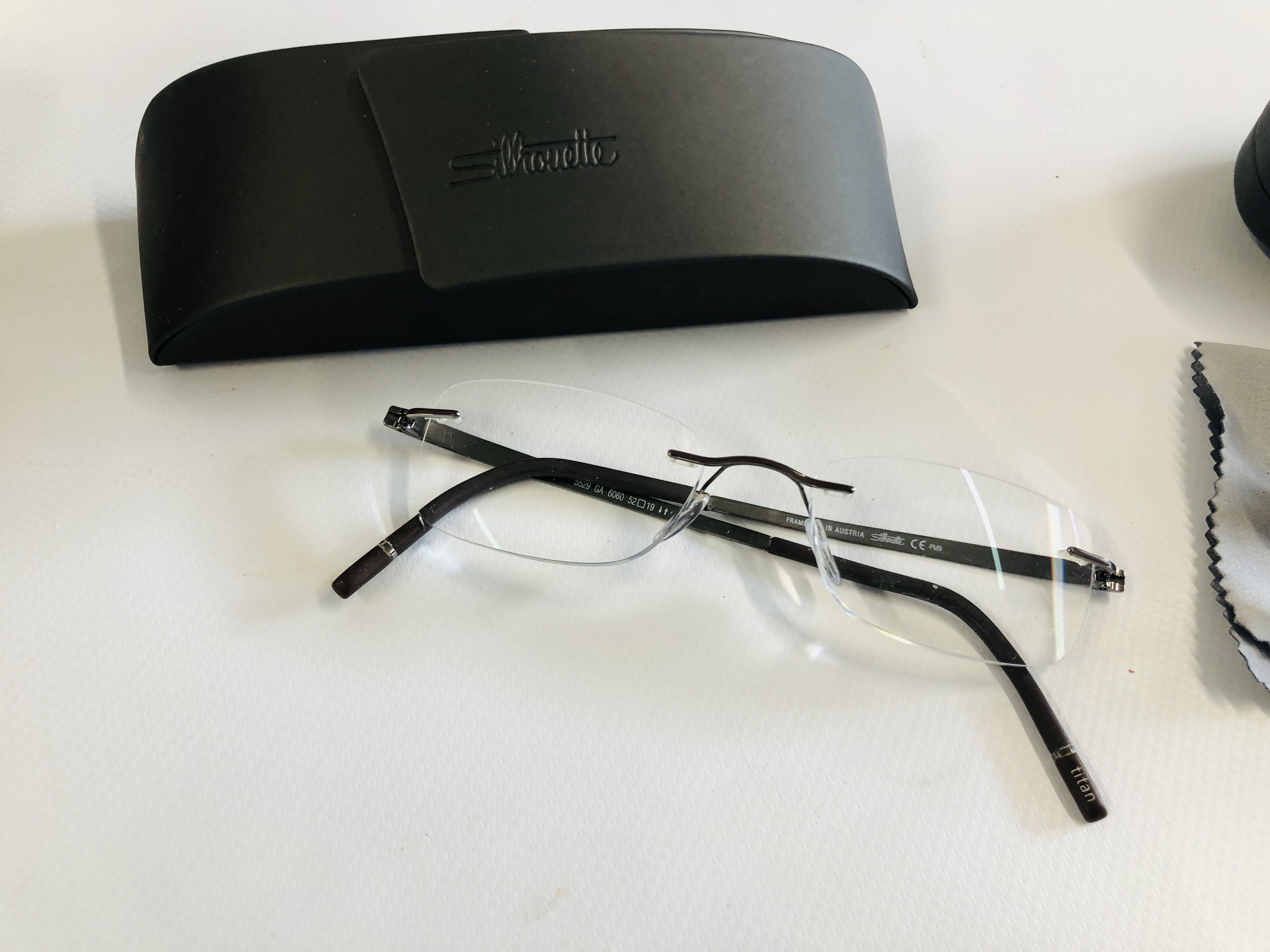 6 PAIRS OF DESIGNER FRAMED PRESCRIPTION READING GLASSES TO INCLUDE GUCCI, HUGO BOSS, SILHOUETTE. - Image 4 of 7