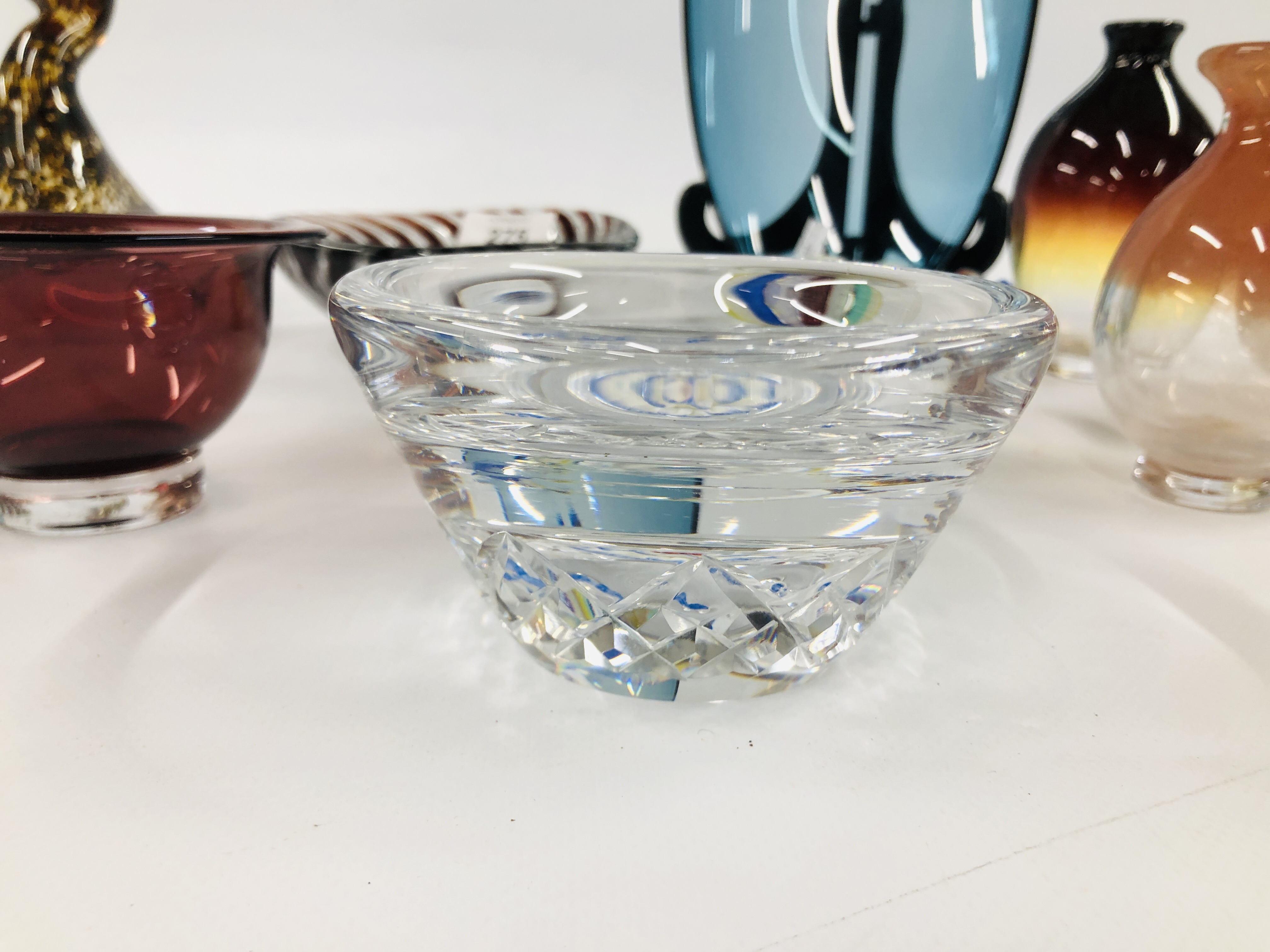 A BLUE OVAL GLASS DISH ALONG WITH THREE SMALL GLASS BOWLS, ONE WITH RED SPIRAL DECORATION, - Image 5 of 14