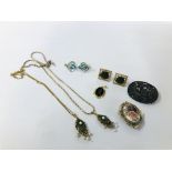 VINTAGE "SARAH COVENTRY" BROOCHES, NECKLACES, CUFF LINKS AND EARRINGS.