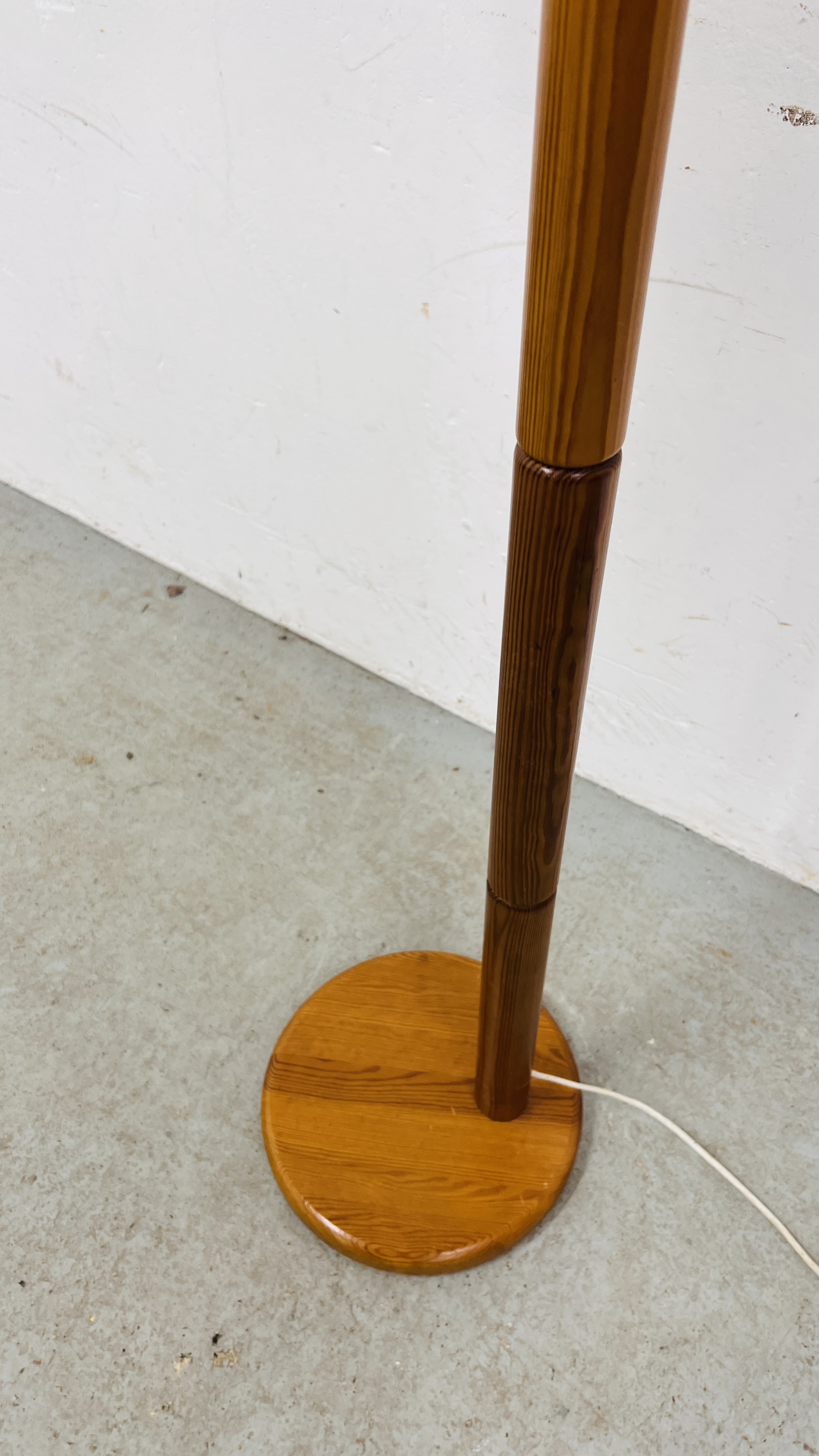 A PINE STANDARD READING LAMP - SOLD AS SEEN. - Image 4 of 4