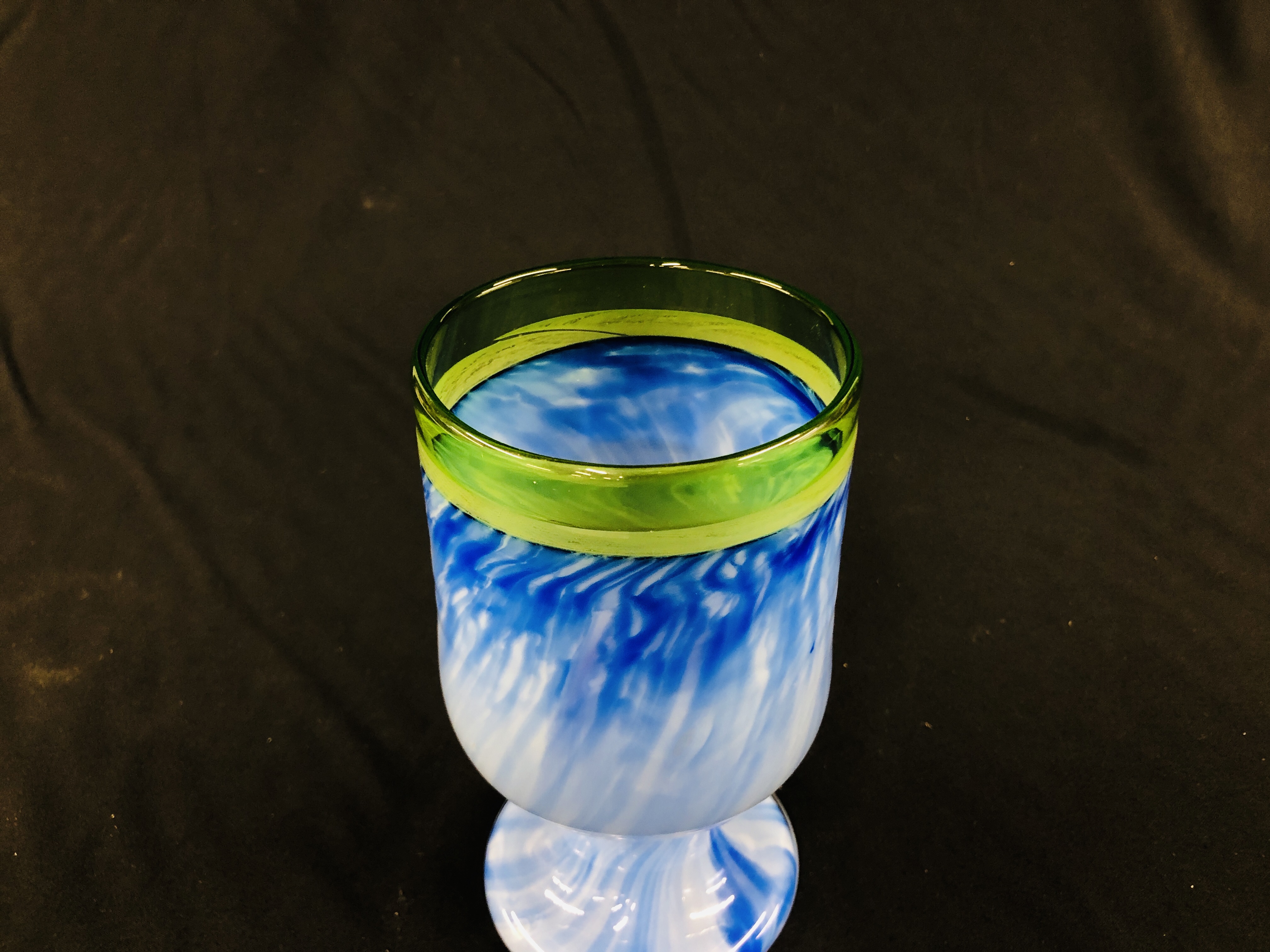 A MARBLED BLUE GOBLET WITH GREEN RIM, - Image 3 of 7