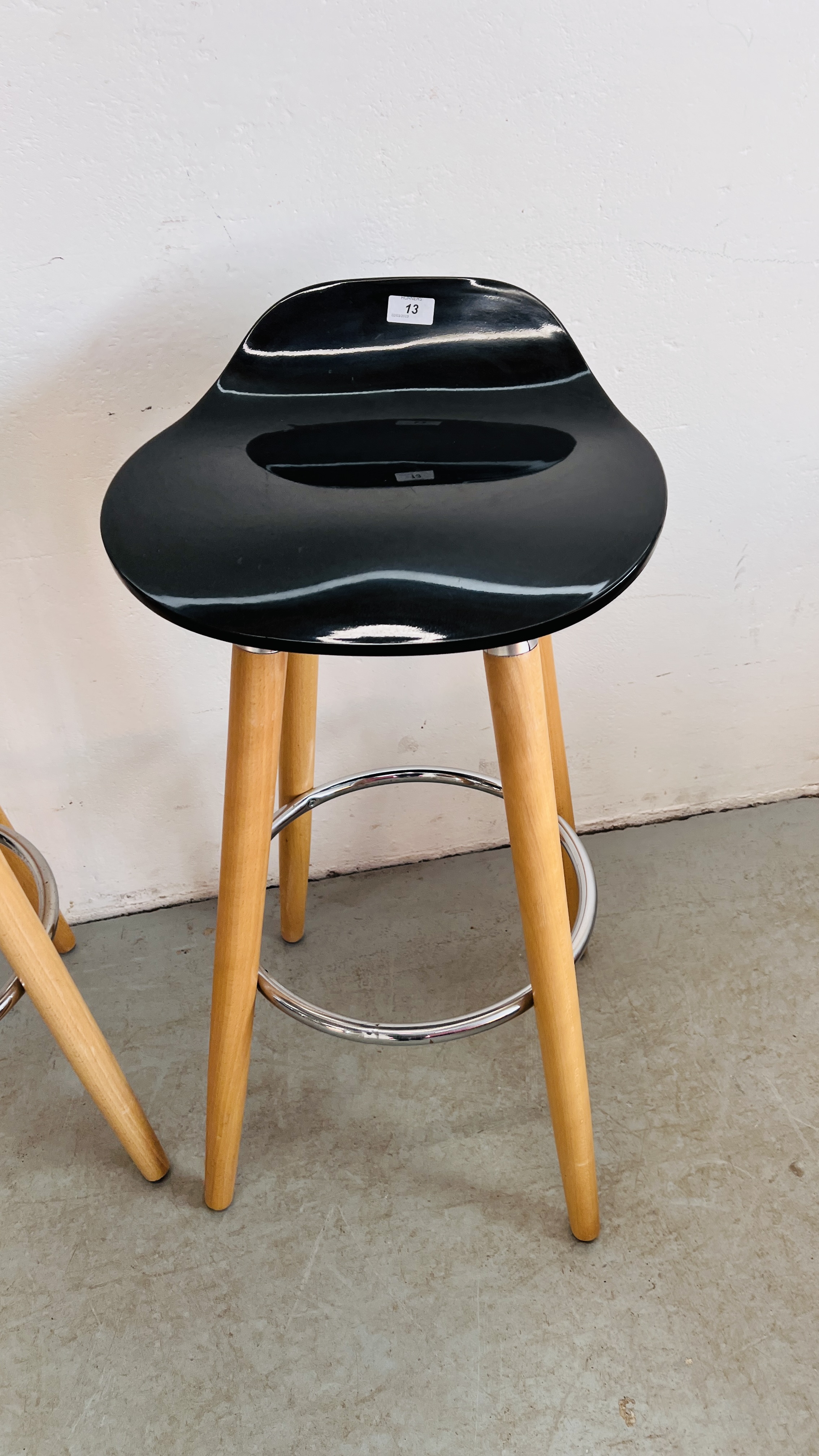 A PAIR OF PINE AND BLACK BREAKFAST BAR STOOLS. - Image 2 of 5