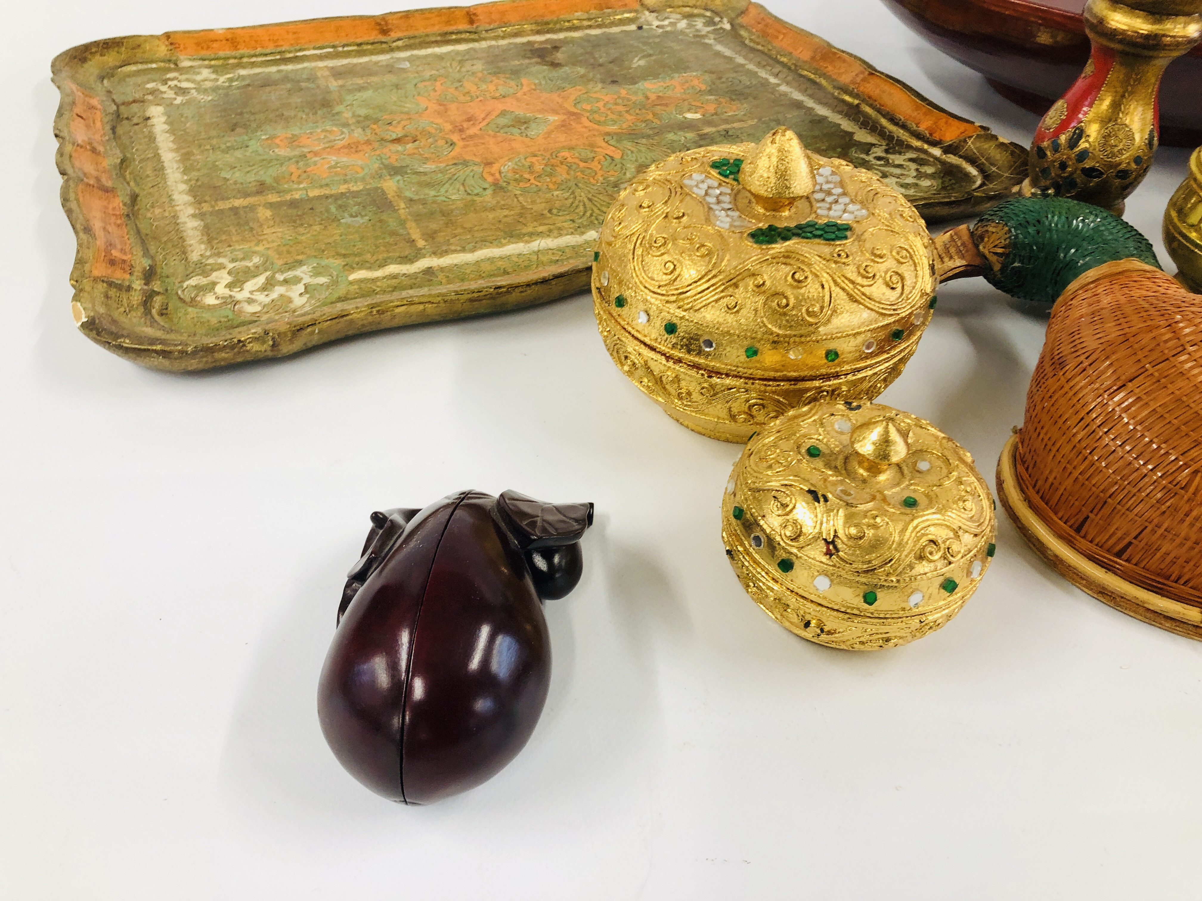 A LARGE LACQUERED BAMBOO DISH ALONG WITH VARIOUS TREEN AND GILT FINISH TRINKET BOXES AND DECORATIVE - Image 2 of 7