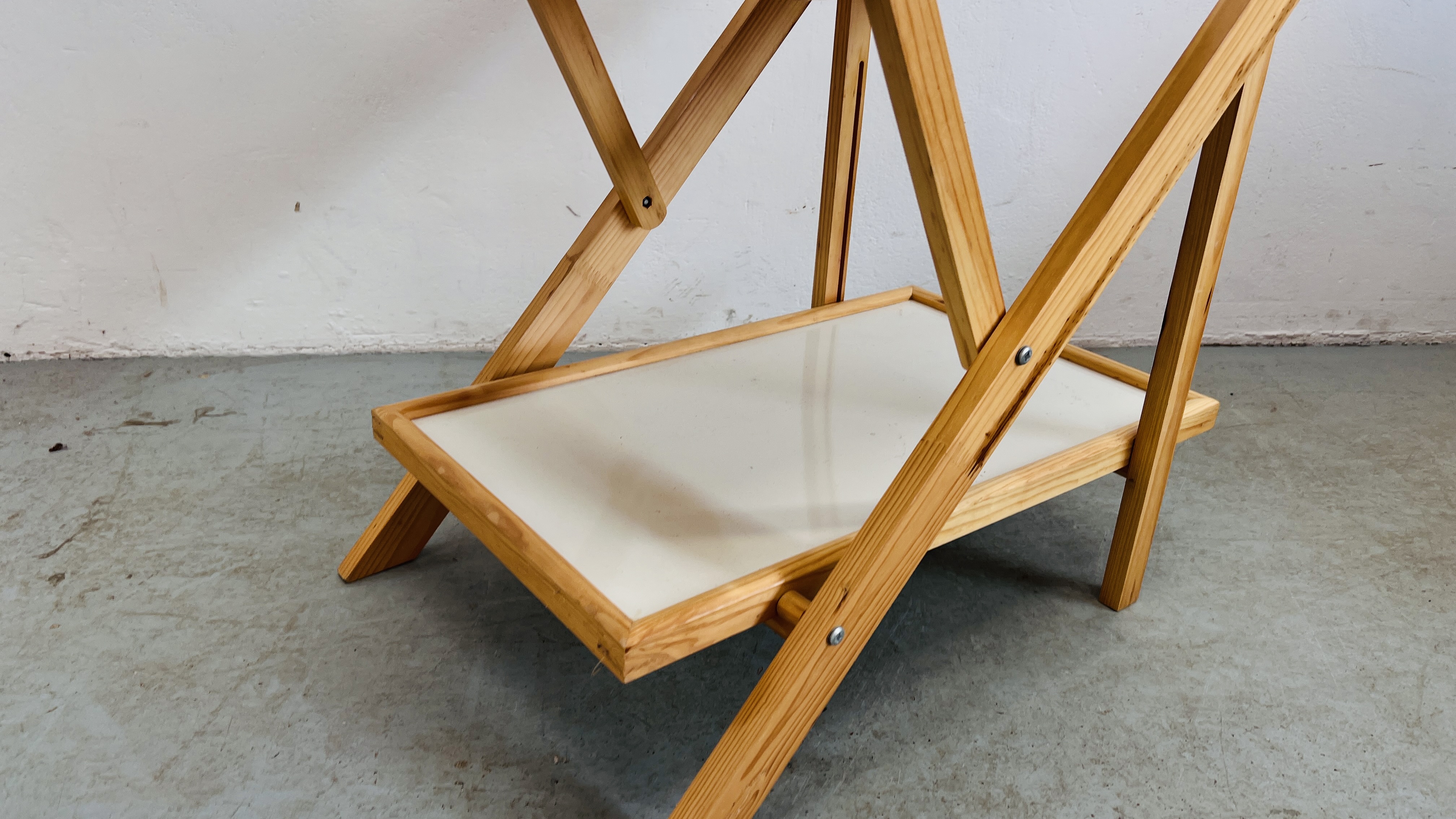 A PINE FOLD-DOWN SIDE TABLE. - Image 3 of 5