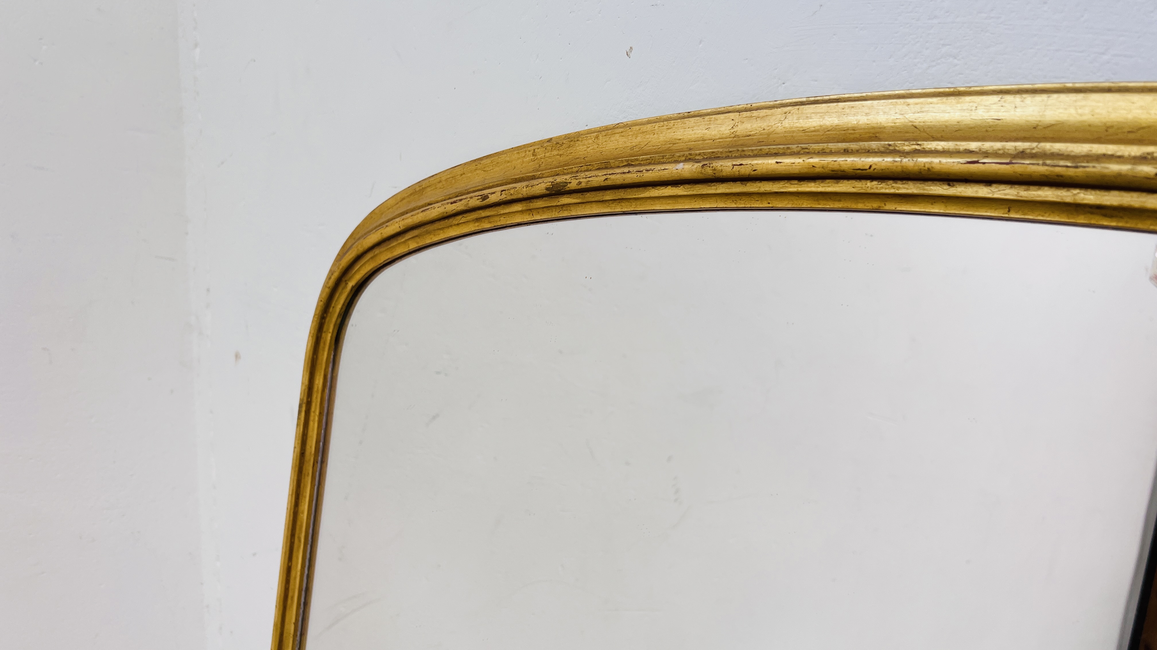 A MODERN GILT ARCHED OVER MANTEL MIRROR 112 X 102CM. - Image 4 of 5