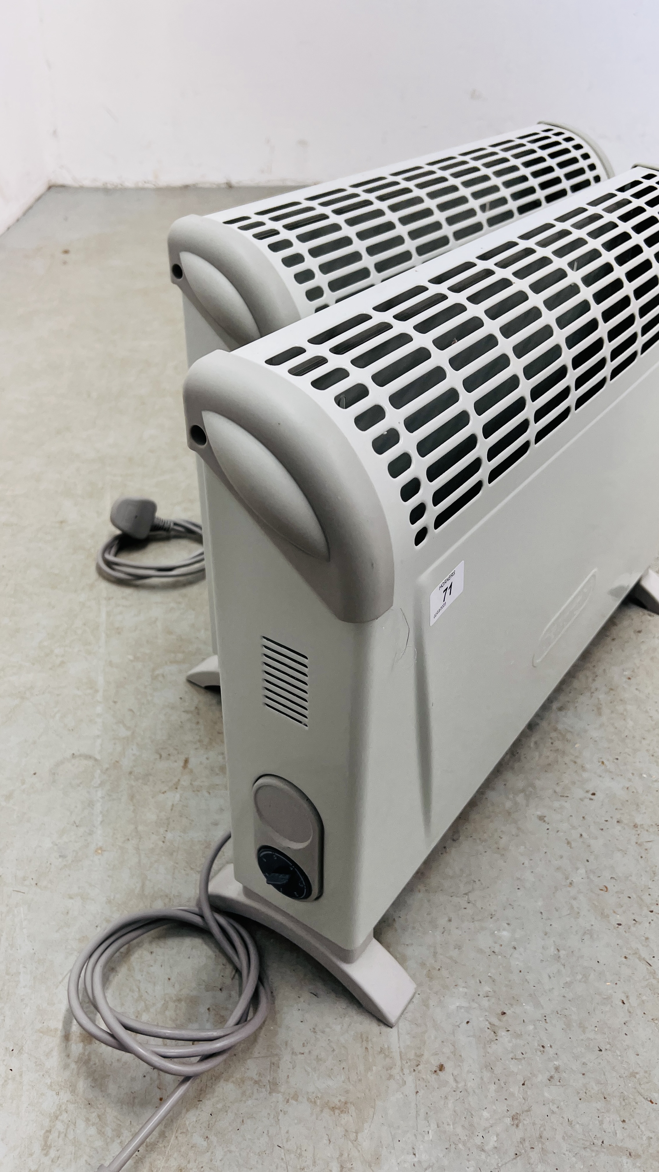 TWO DELONGHI ELECTRIC CONVECTOR HEATERS - SOLD AS SEEN - Image 2 of 4