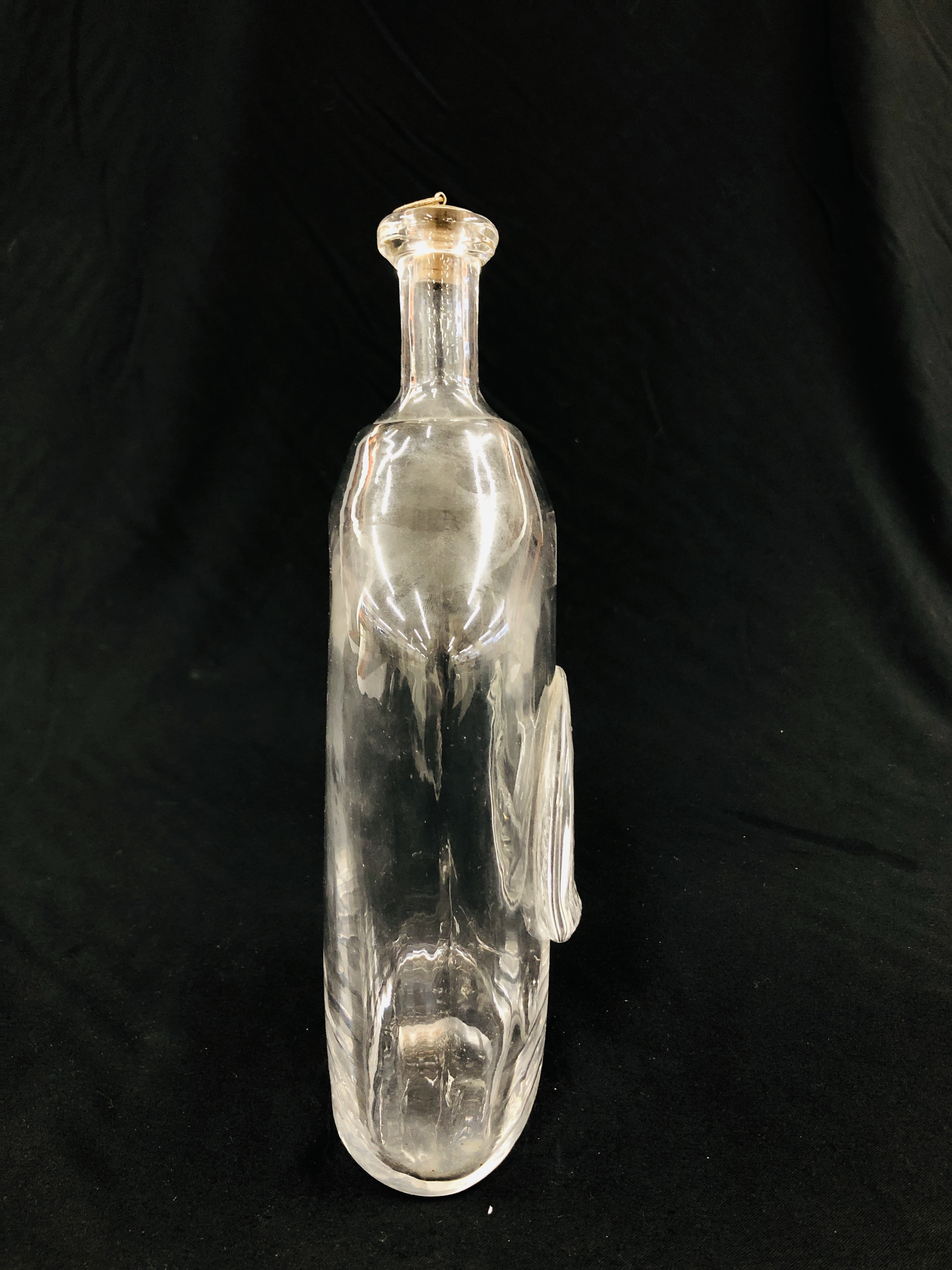 A DANISH MID CENTURY STYLE CLEAR GLASS FLASK DECANTER, - Image 7 of 8