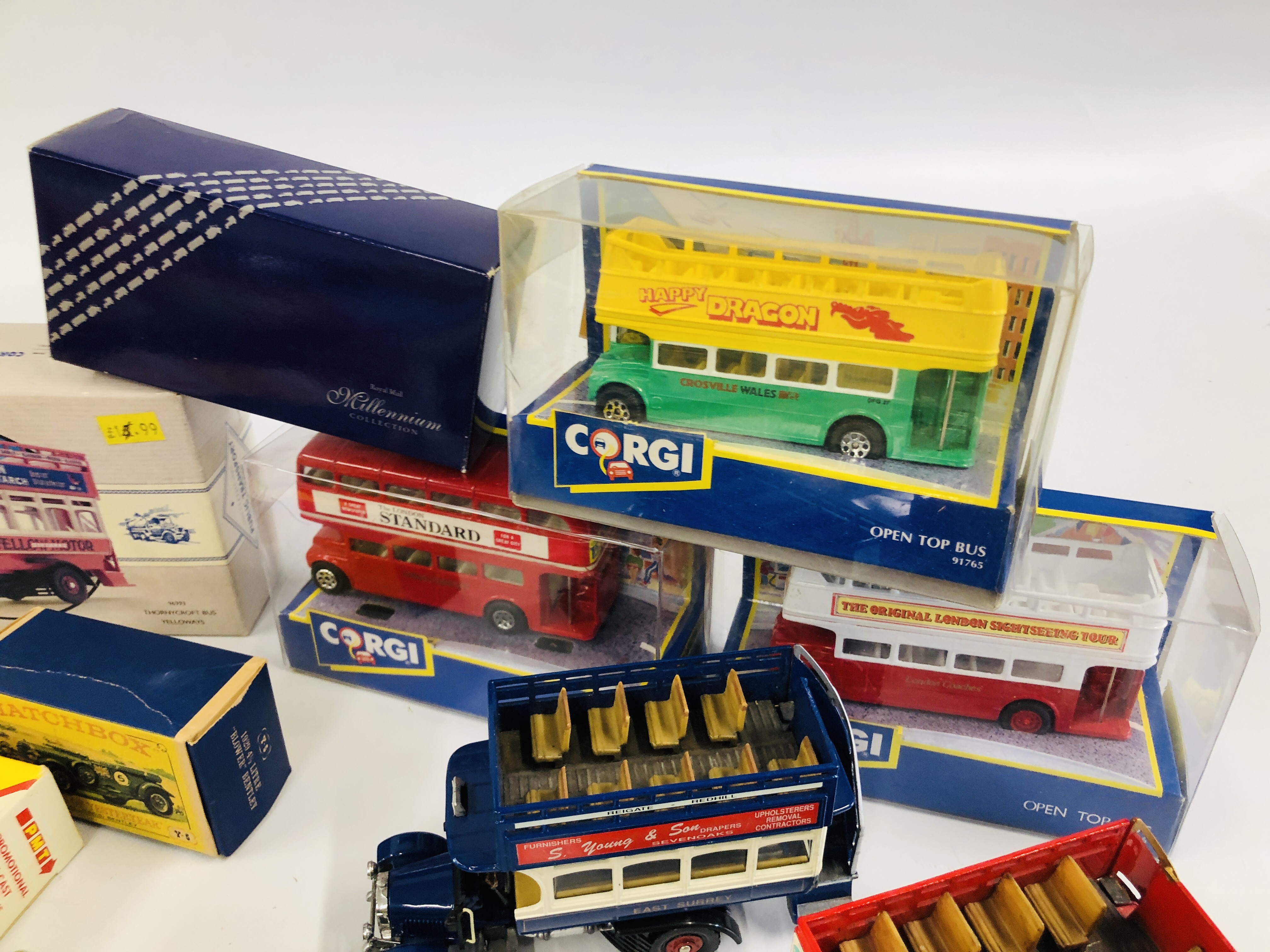 TWO FRUIT BOXES OF MIXED DIECAST BUSSES AND COACHES TO INCLUDE CORGI, MANY BEING BOXED. - Image 3 of 6
