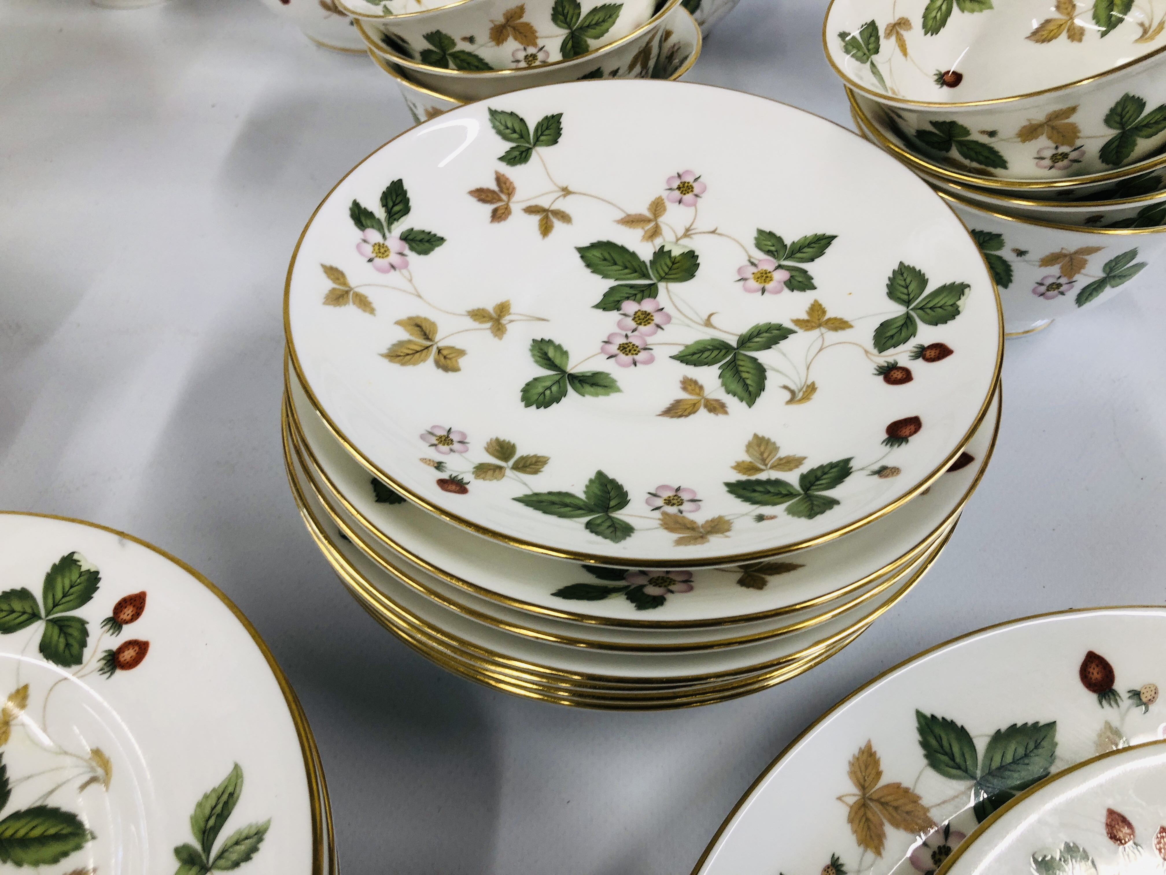 A COLLECTION OF "WEDGEWOOD" WILD STRAWBERRY TEA AND DINNER WARE TO INCLUDE TEA CUPS AND SAUCERS, - Image 3 of 13